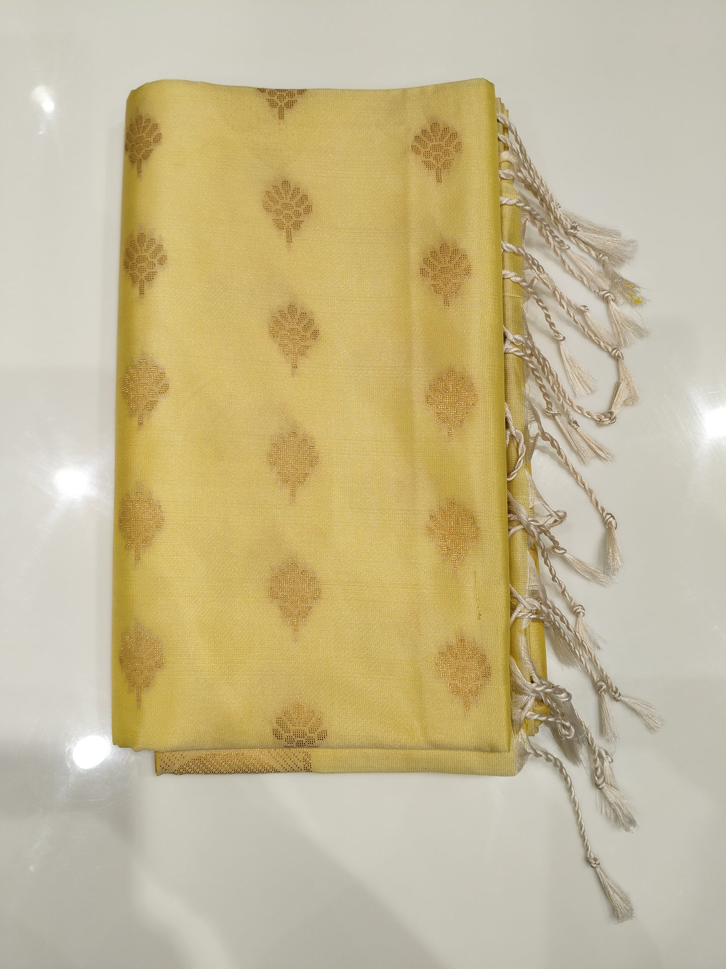 OFFER SALES SAREES - IHA 27667