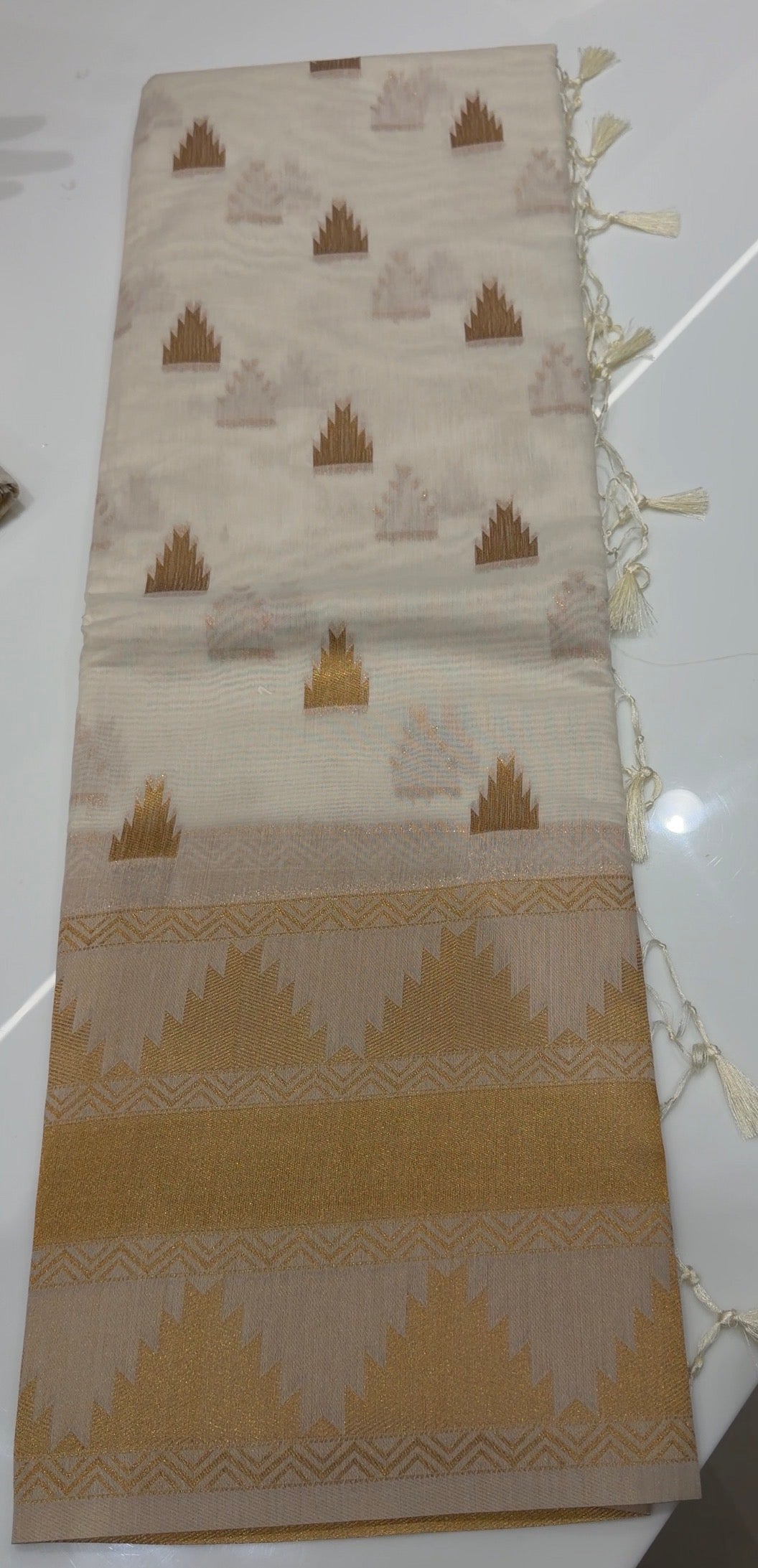ONAM SAREES - IHA 34495