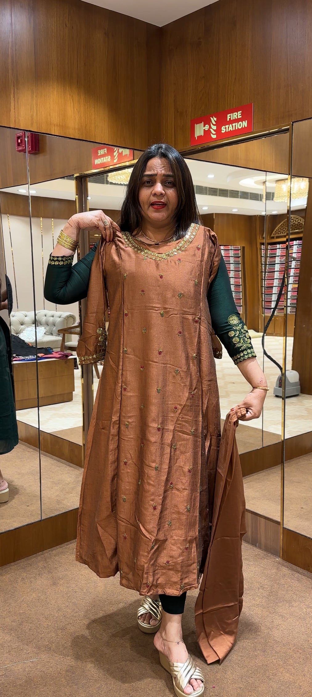 SEMI RAW SILK ALINE TOP AND BOTTOM - IHA 22137