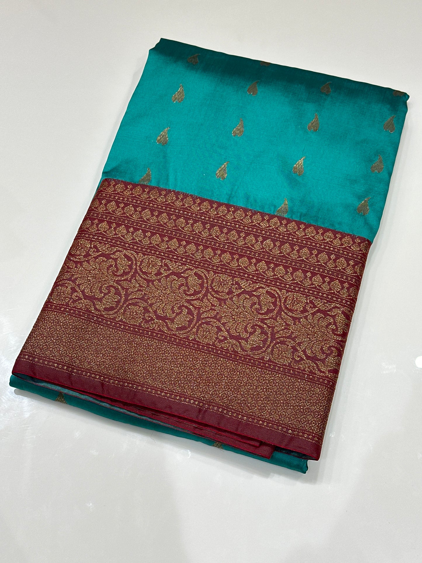 OFFER SALES SAREES - IHA 27137