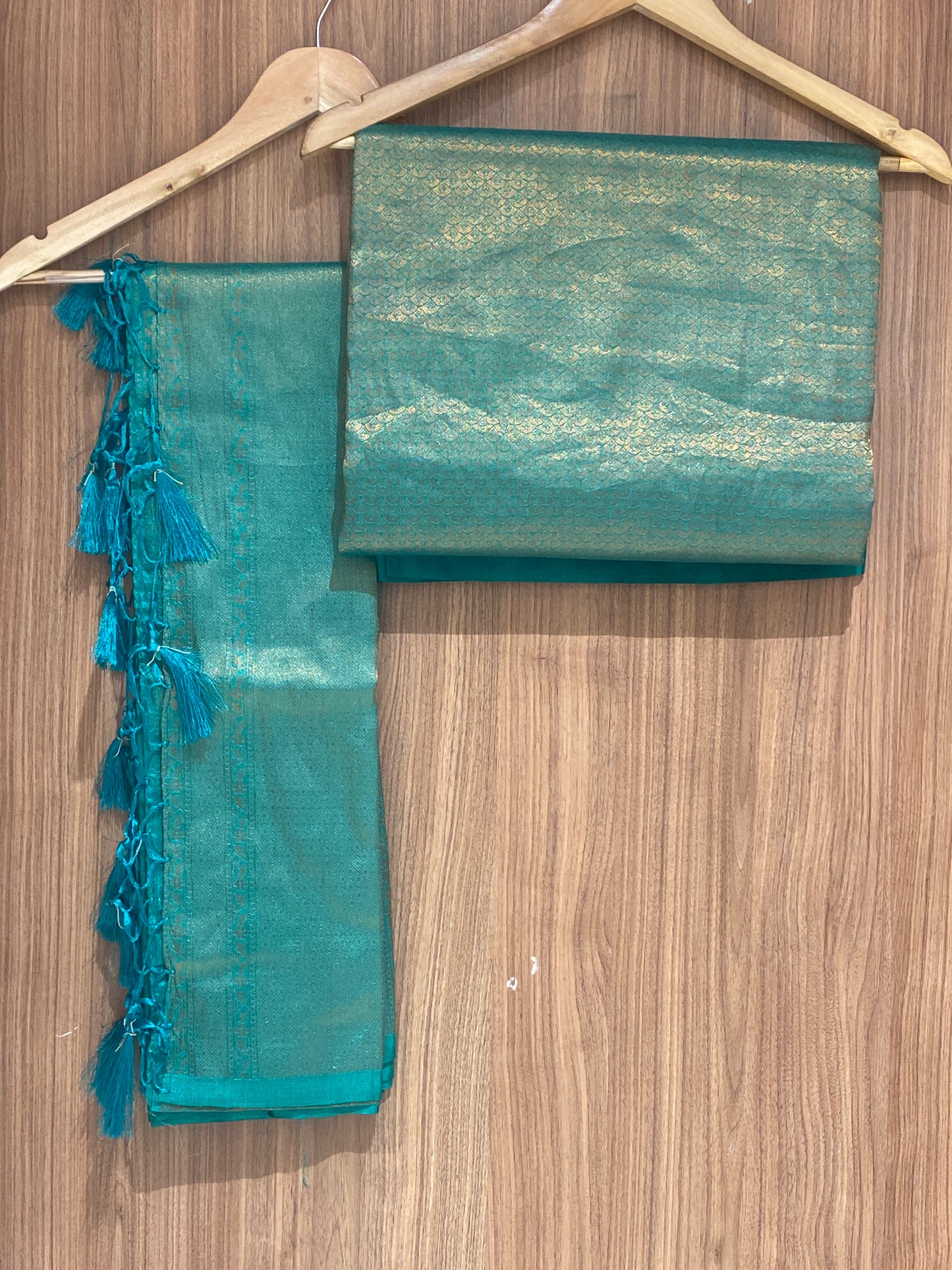 OFFER SALES UNSTITCHED SALWAR SUITS - IHA 26991