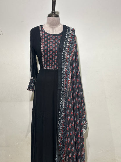 OFFER SALES TOP AND  BOTTOM  -  IHA 35833