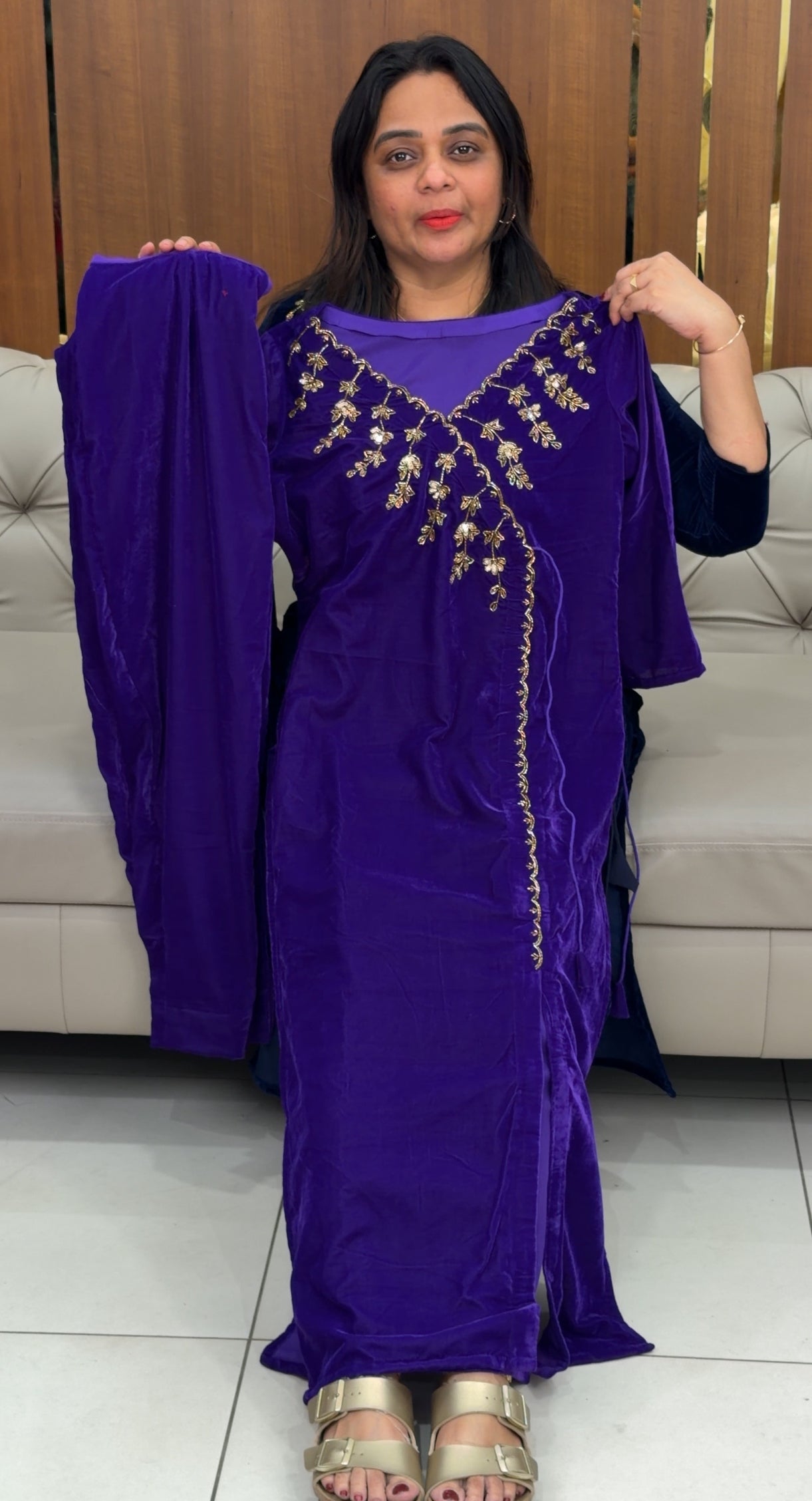 IHA'S IN-HOUSE HAND WORKED TOP AND BOTTOM - IHA 29833