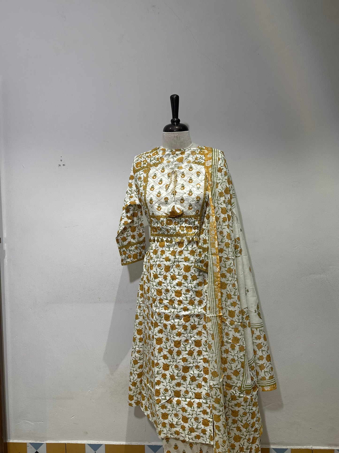 OFFER SALES TOP AND  BOTTOM  -  IHA 34334
