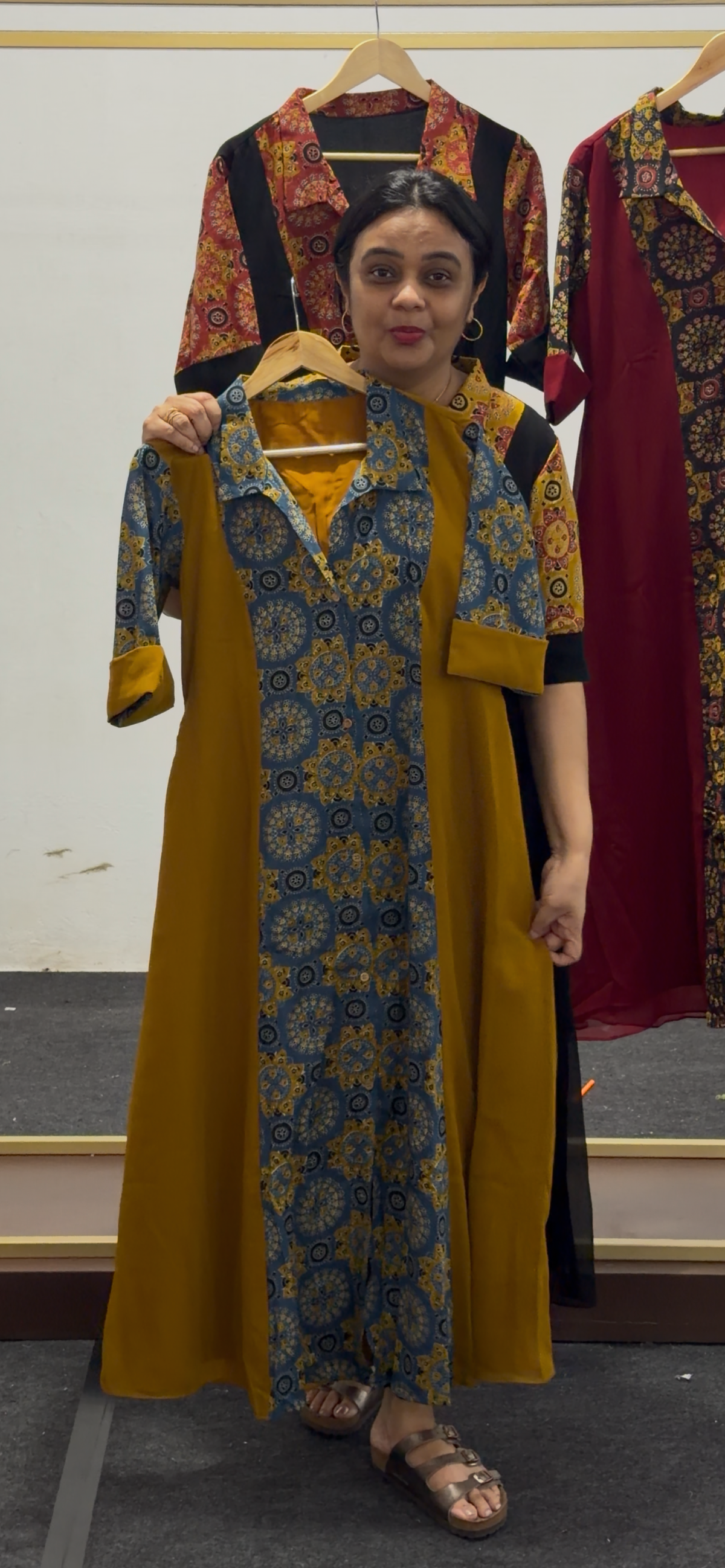 IHA'S IN-HOUSE ALINE TOP - IHA 36047