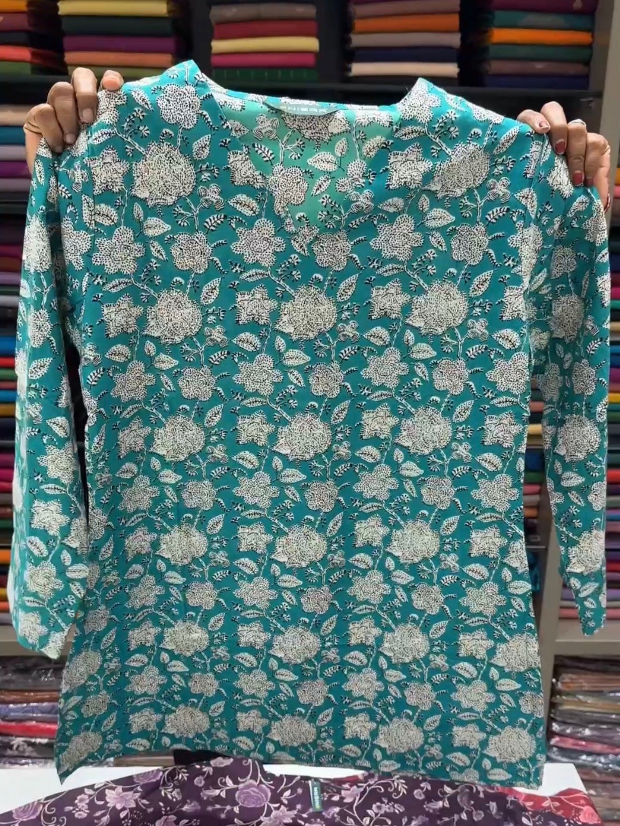 OFFER SALES PRINTED SHORT TOPS - IHA 34639