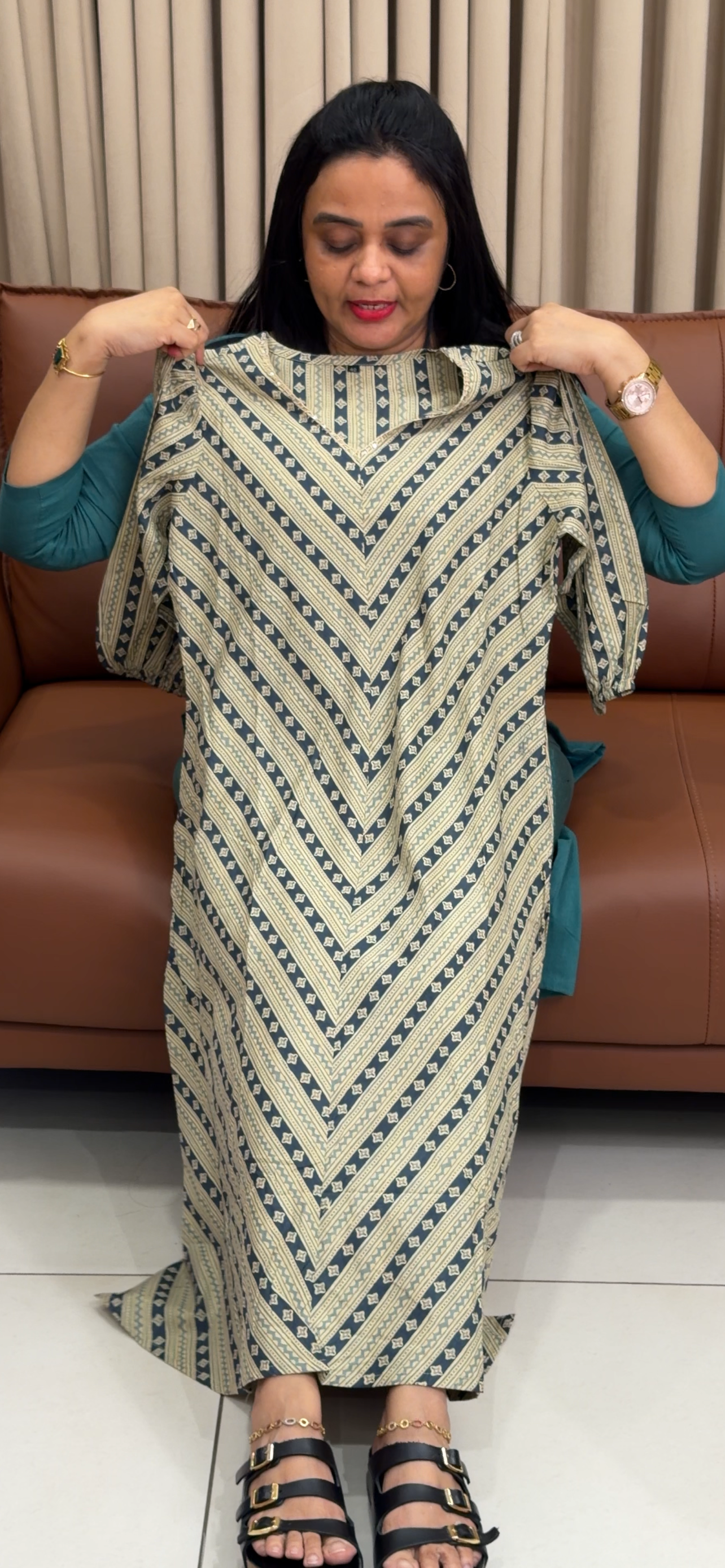 OFFE SALES TOPS - IHA 34774