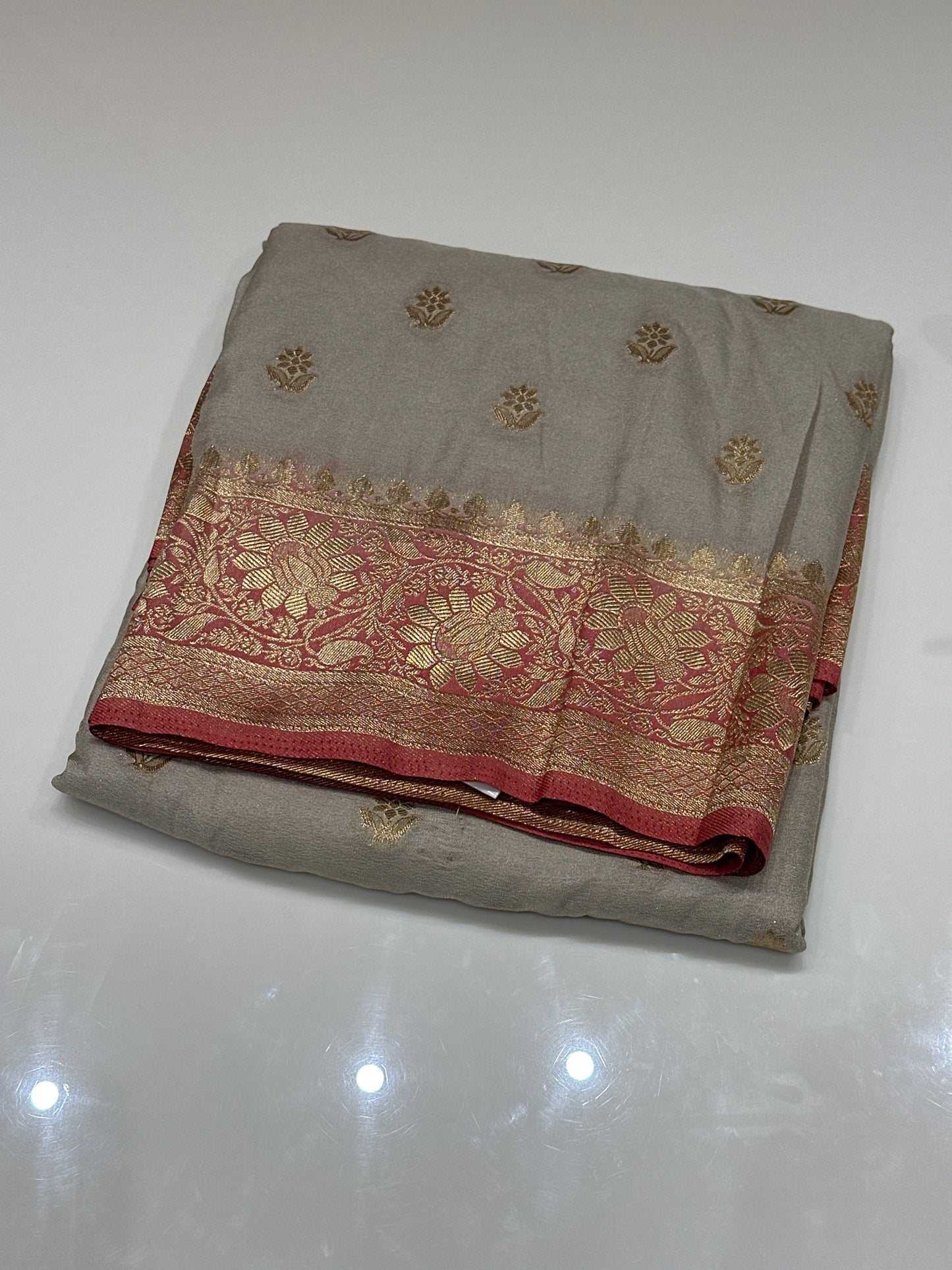 OFFER SALES SAREES - IHA 27172