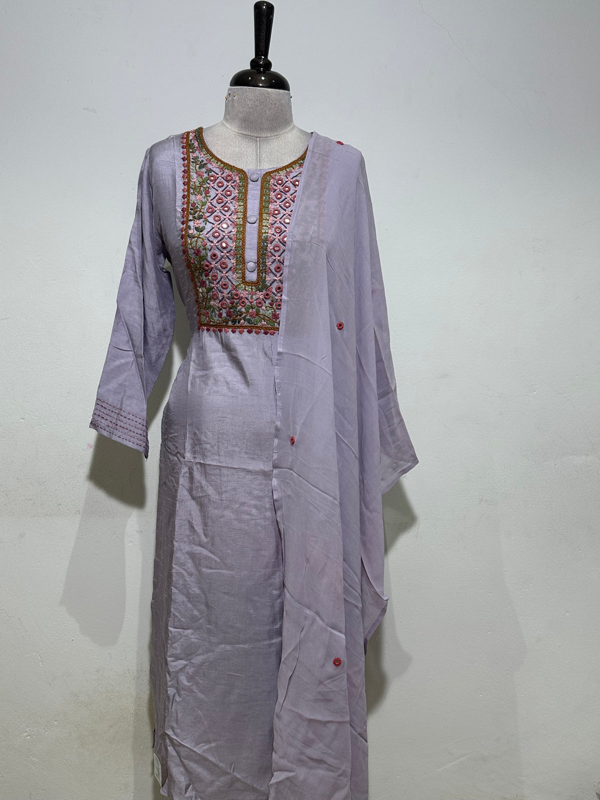 OFFER SALES READY TO WEAR SETS  -  IHA 35622