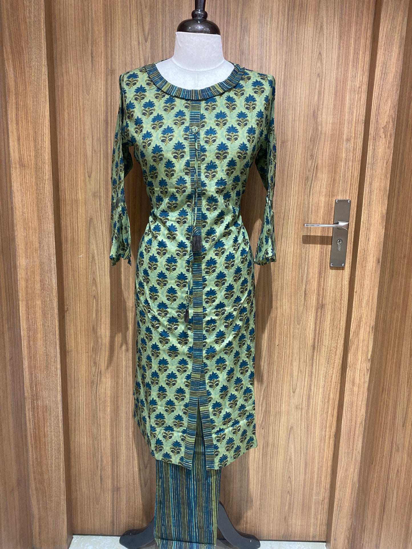 OFFER SALES TOP AND BOTTOM - IHA 27057