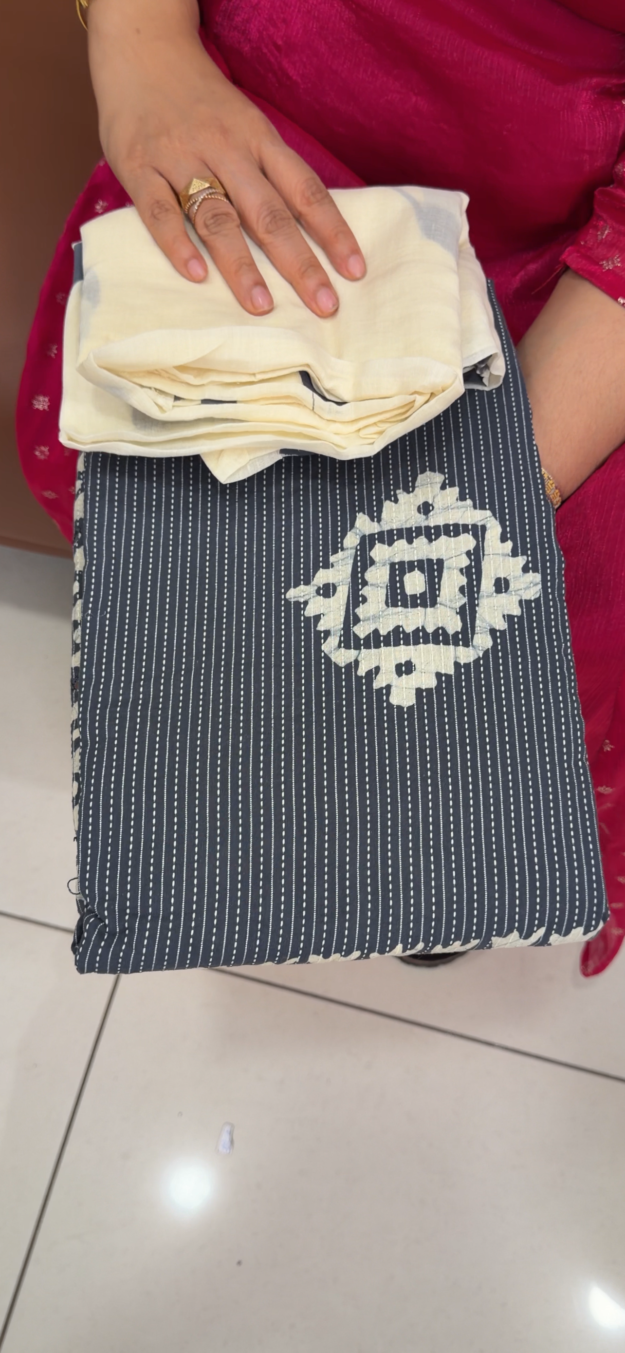 COTTON UNSTITCHED SALWR SUITS - IHA 34044