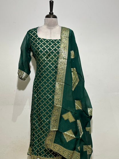 OFFER SALES READY TO WEAR SETS  -  IHA 35622