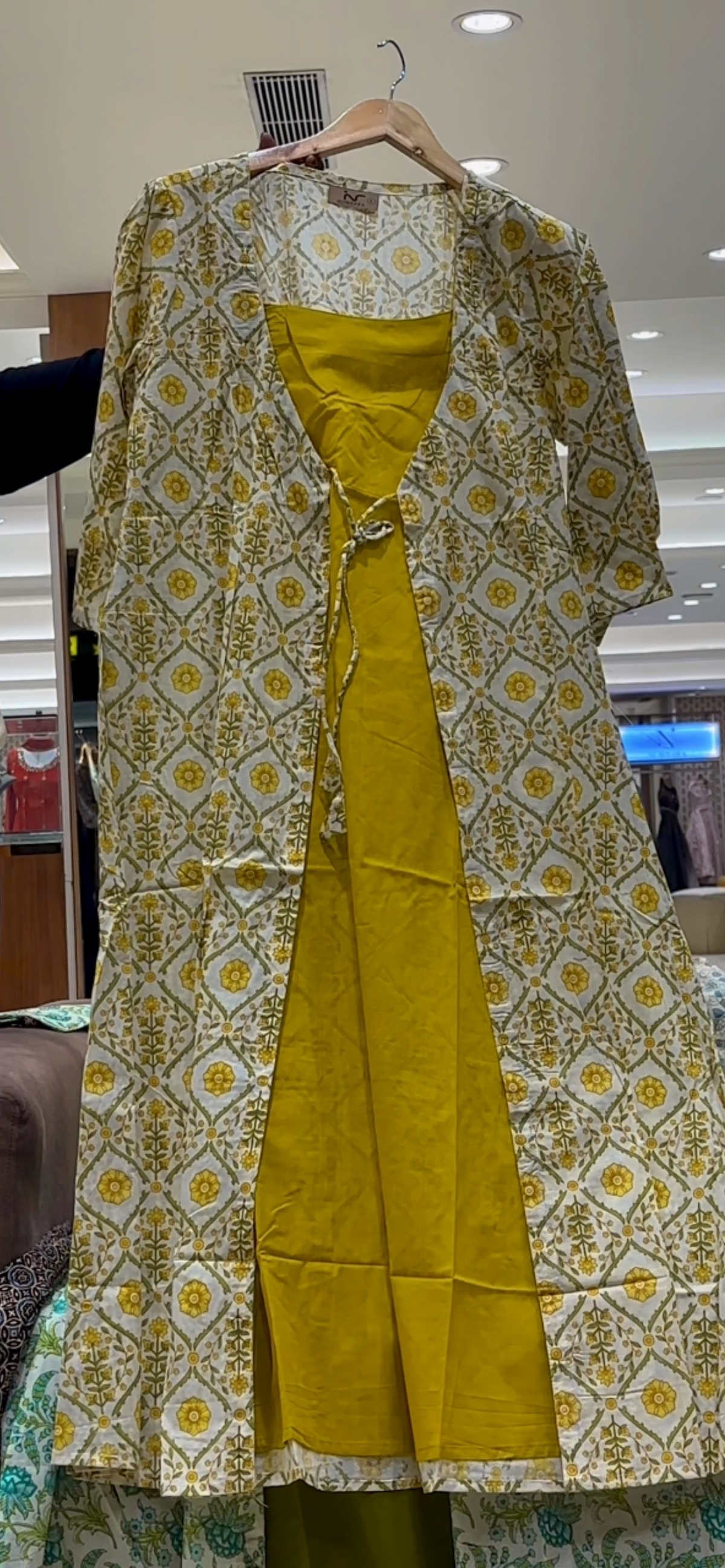 OFFER SALES TOP AND PRINTED JACKET -  IHA 36012