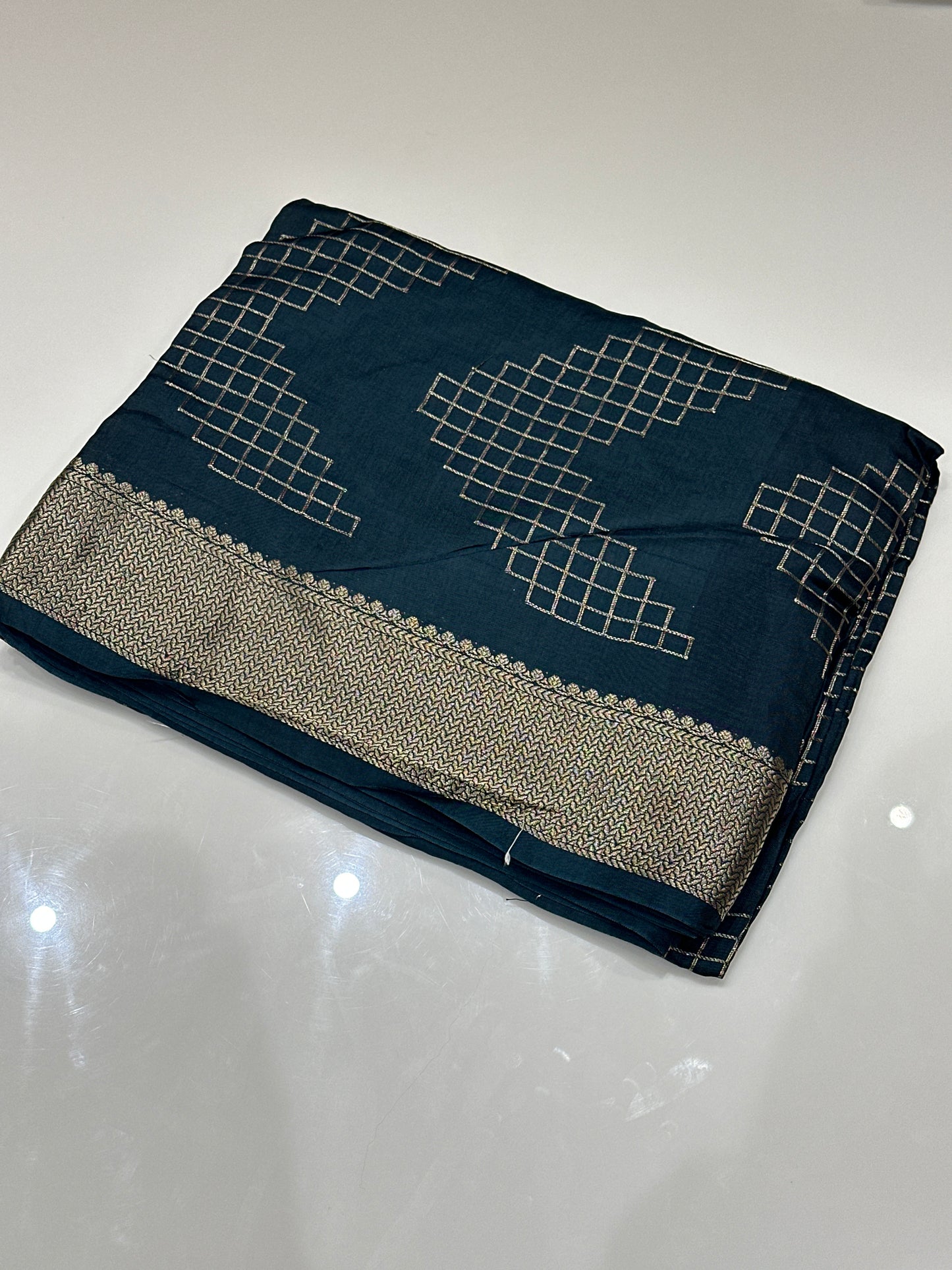OFFER SALES SAREES - IHA 27137