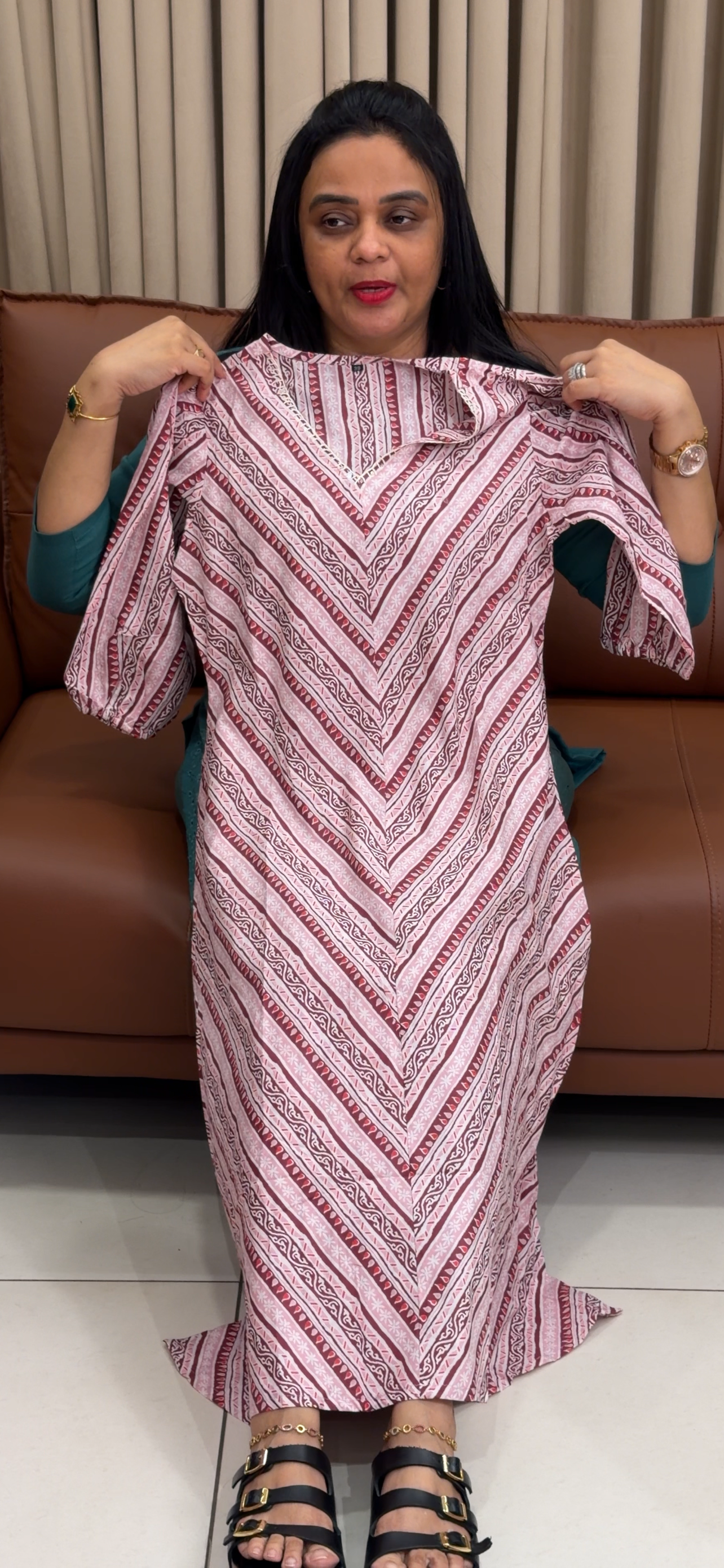 OFFE SALES TOPS - IHA 34774