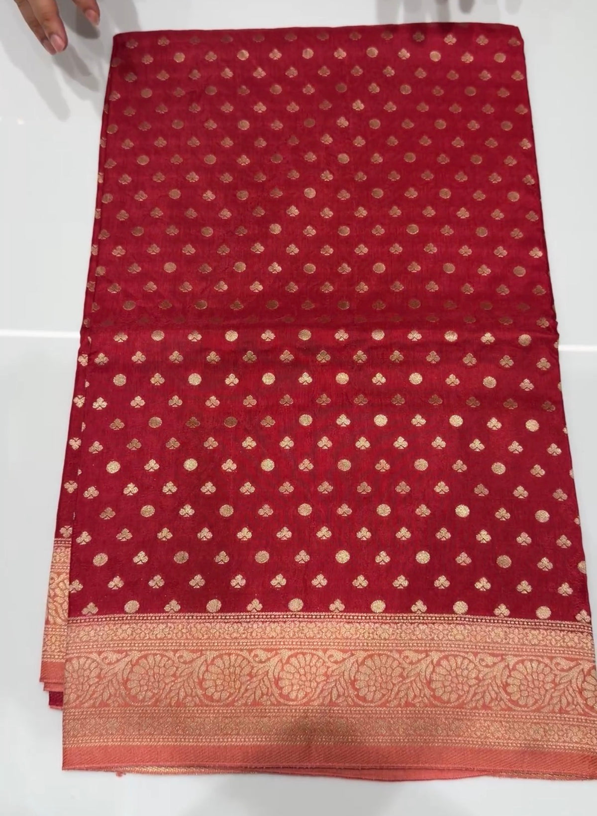 OFFER SALES SAREES - IHA 35424