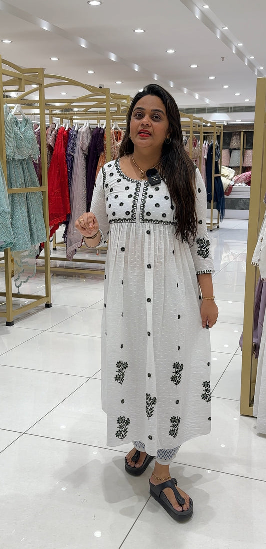 LUCKNOWI CHIKANAKARI TOP - IHA 25653