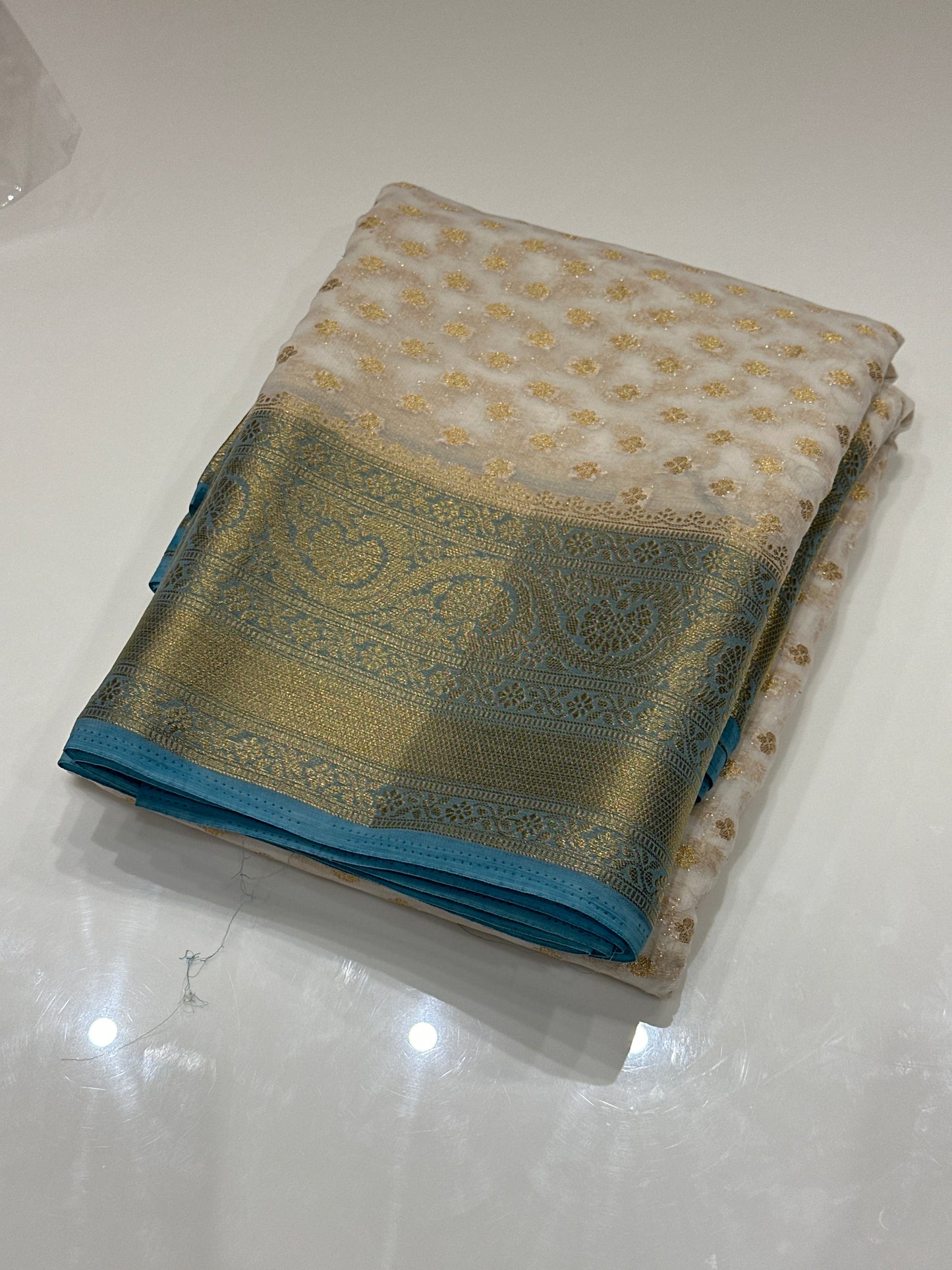 OFFER SALES SAREES - IHA 27178