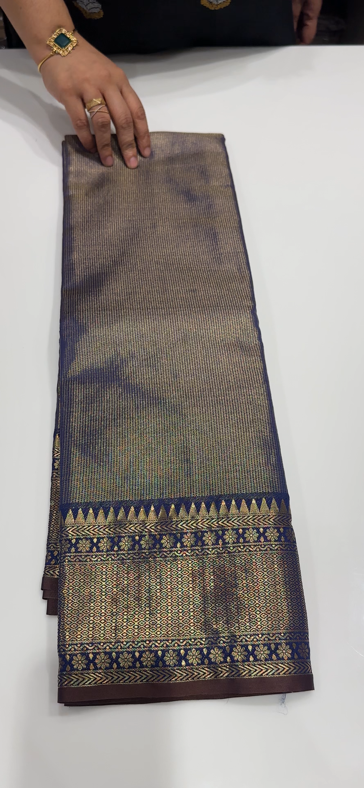 OFFER SALES SAREES - IHA 35502