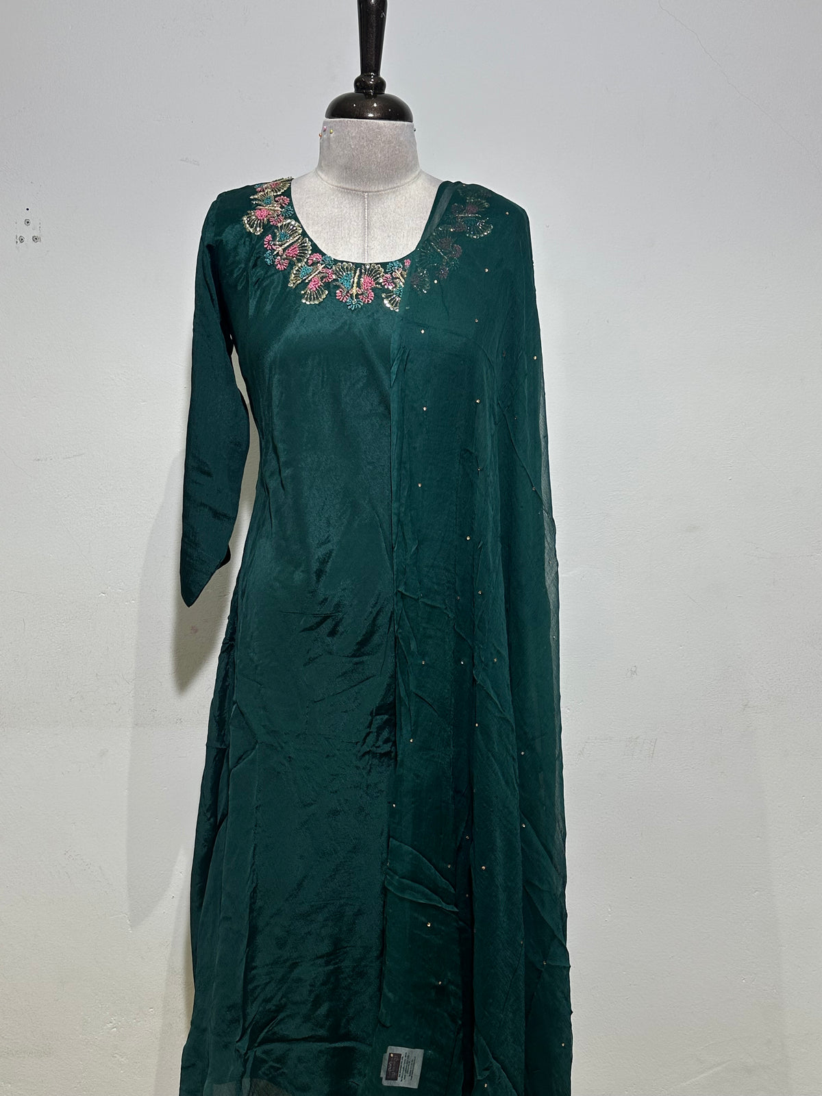 OFFER SALES READY TO WEAR SETS  -  IHA 35622