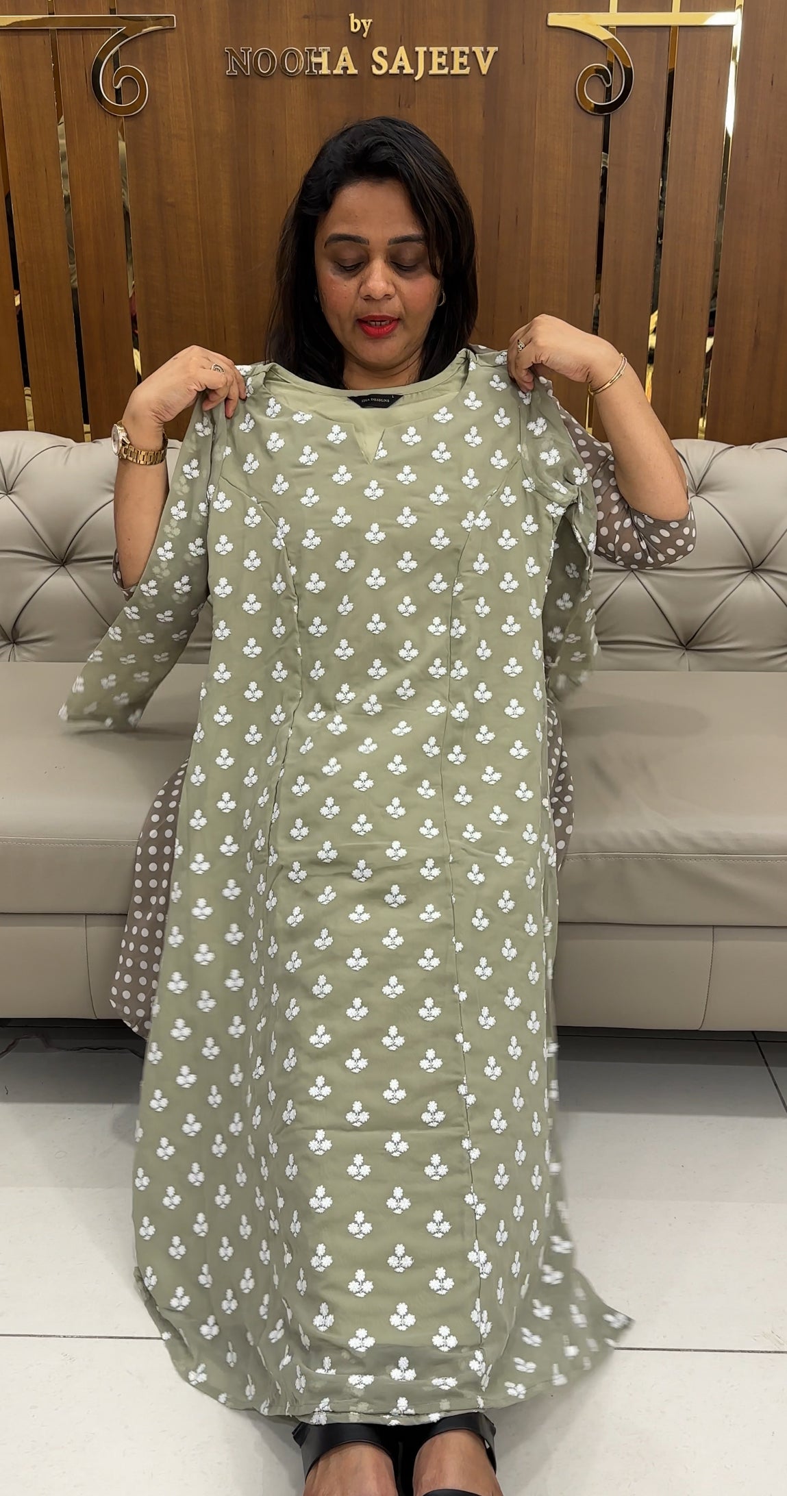 CHIKANKARI LONG ALINE TOPS - IHA 25317