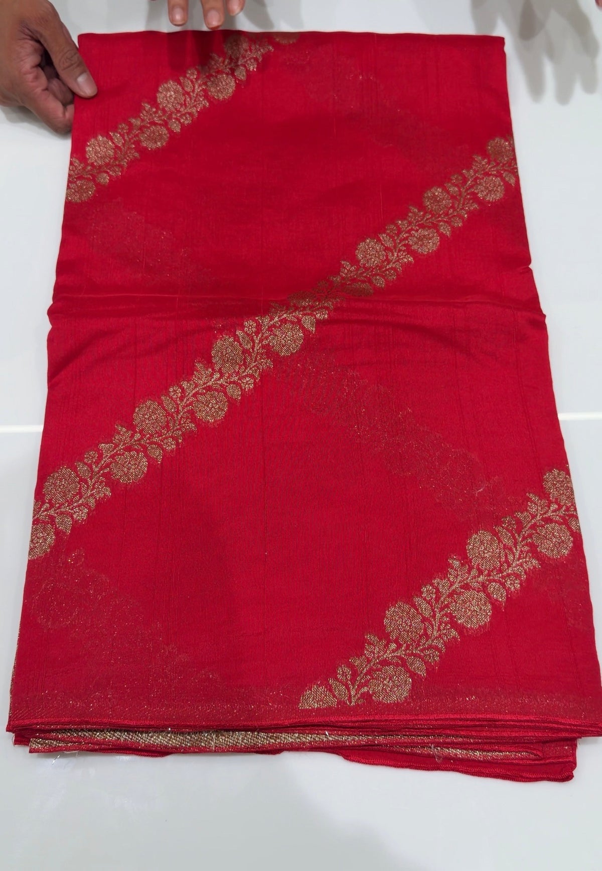 OFFER SALES SAREES - IHA 35387