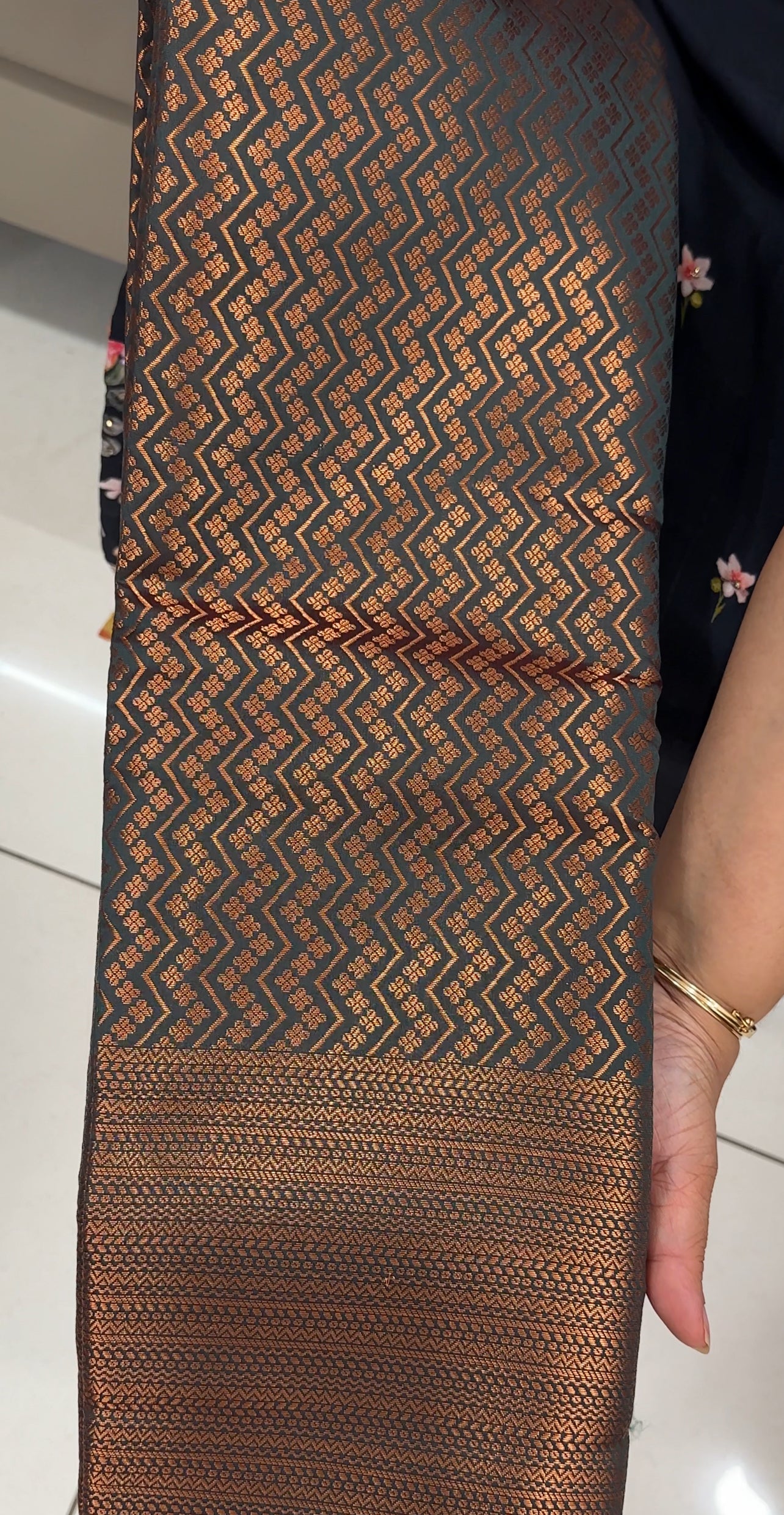 BUDGET BUY SAREES - IHA 28672