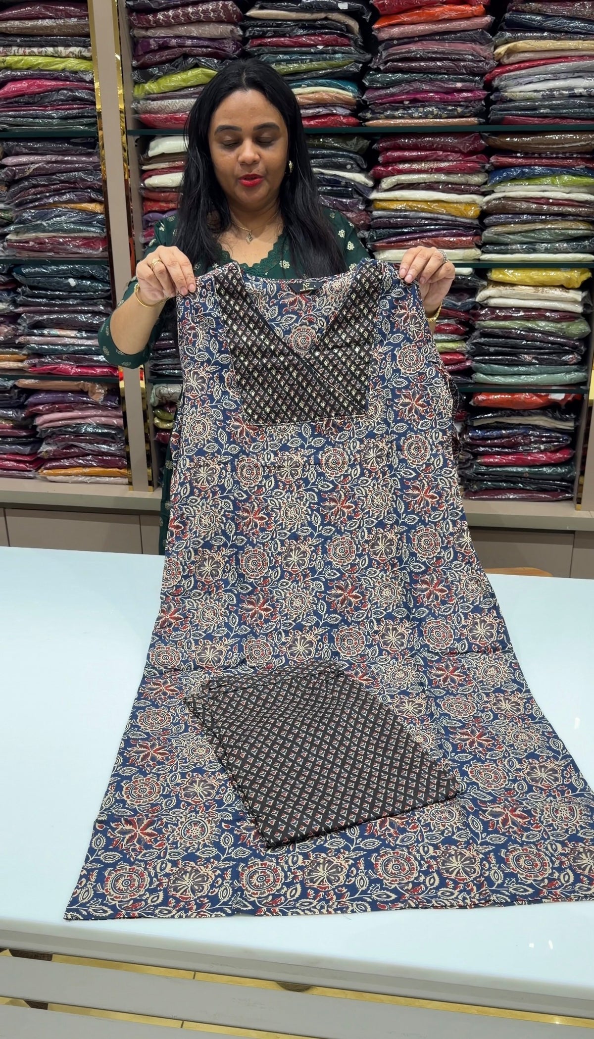 OFFER SALES READY TO WEAR SETS - IHA 35344