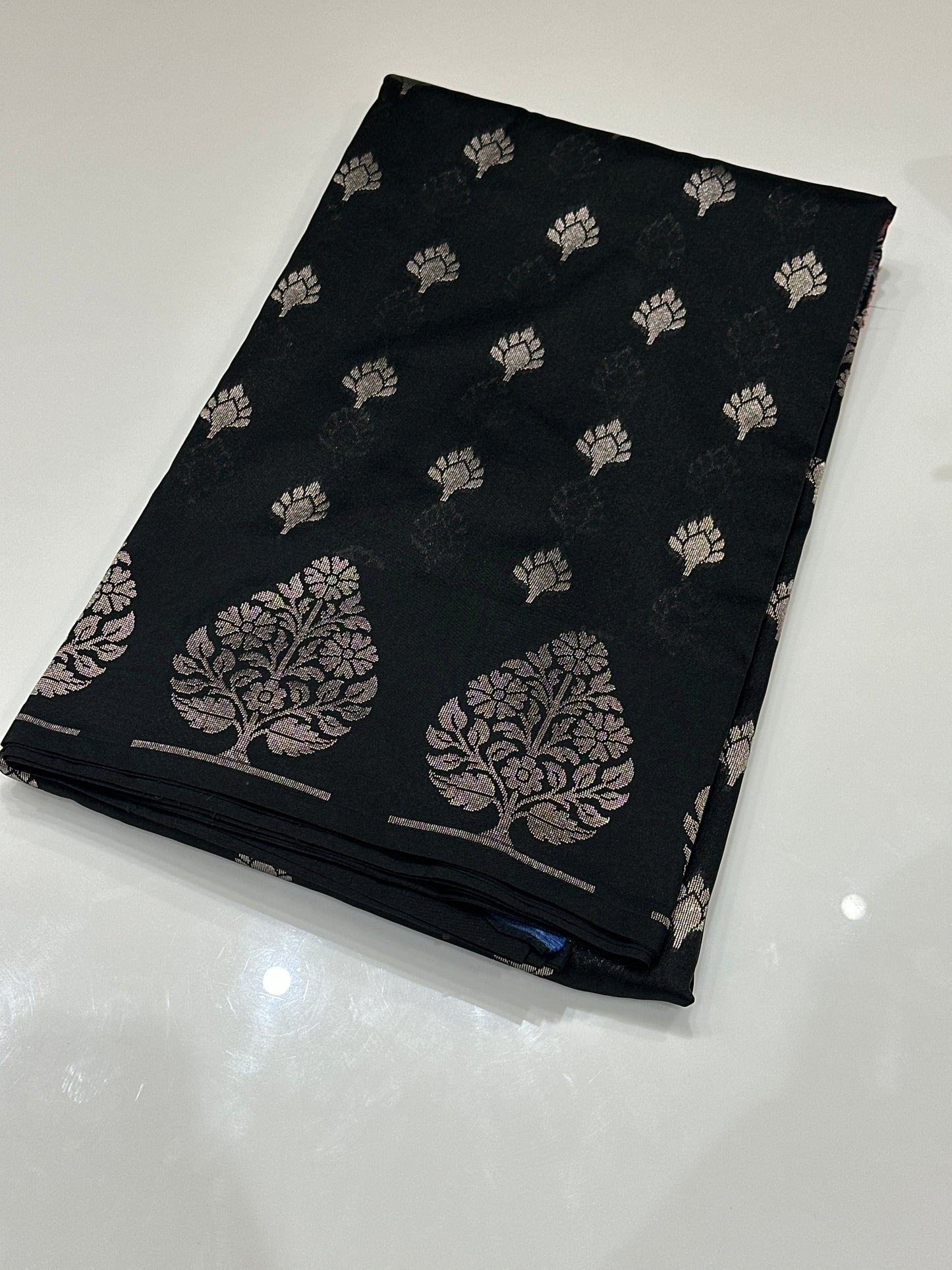 OFFER SALES SAREES - IHA 27137