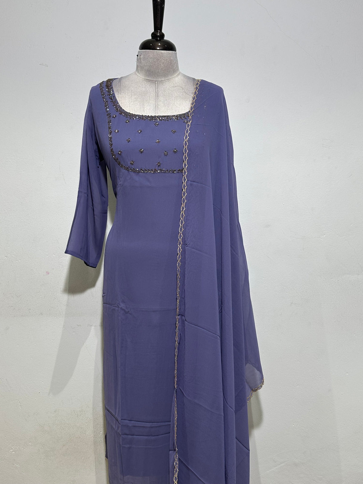 OFFER SALES READY TO WEAR SETS  -  IHA 35622