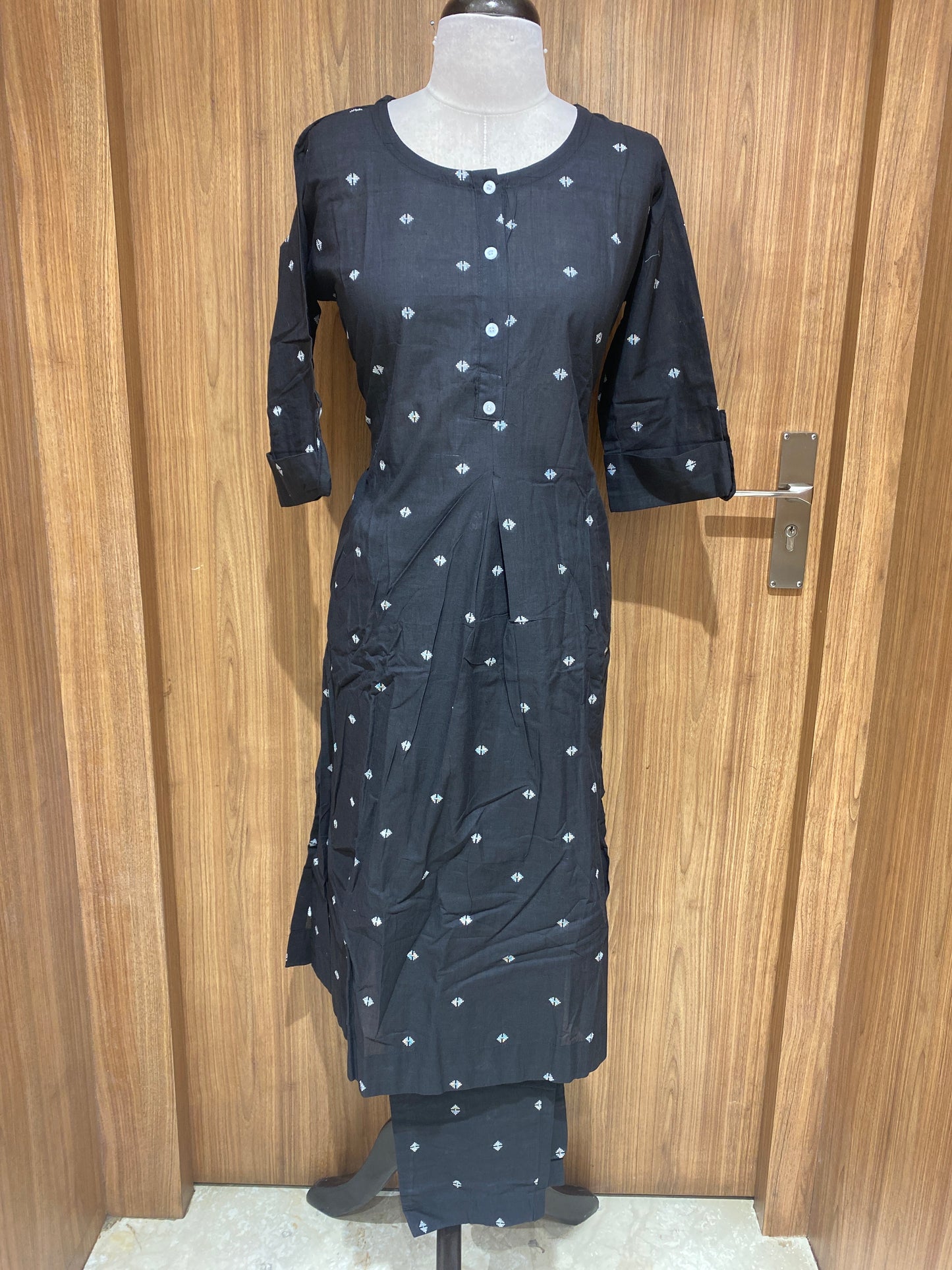 OFFER SALES TOP AND BOTTOM - IHA 27052