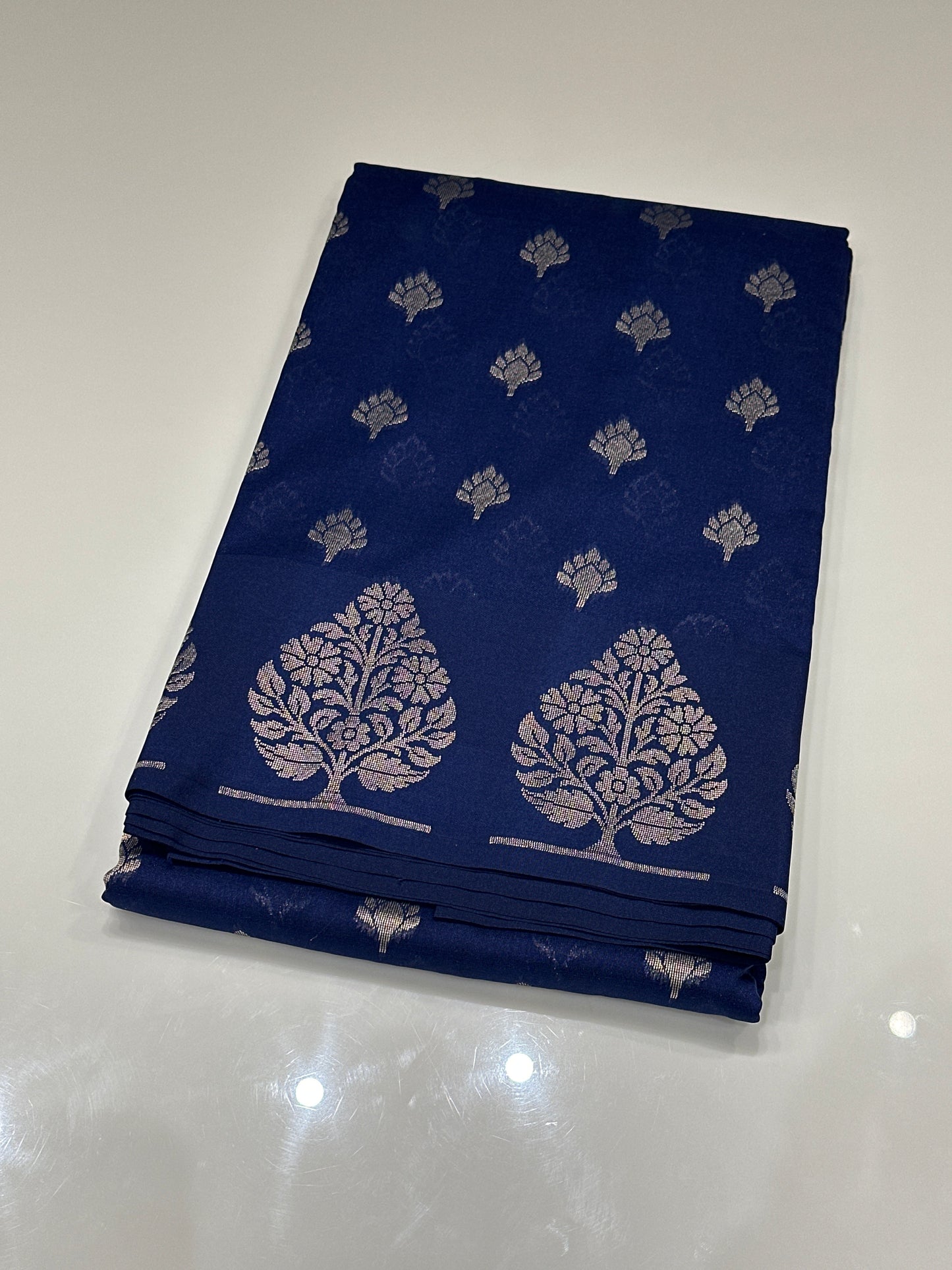 OFFER SALES SAREES - IHA 27137
