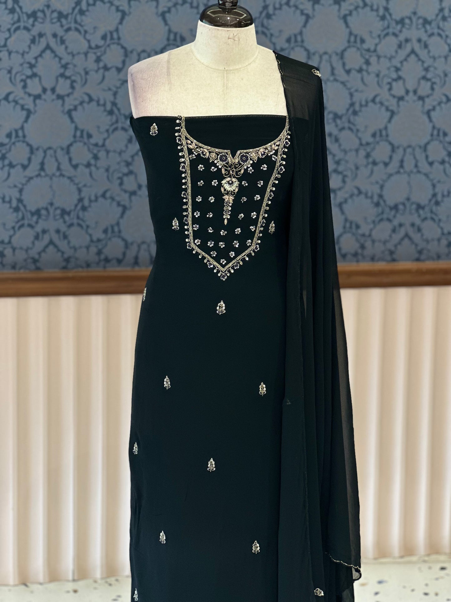 OFFER SALES UNSTITCHED SALWAR SUITS -  IHA 33436