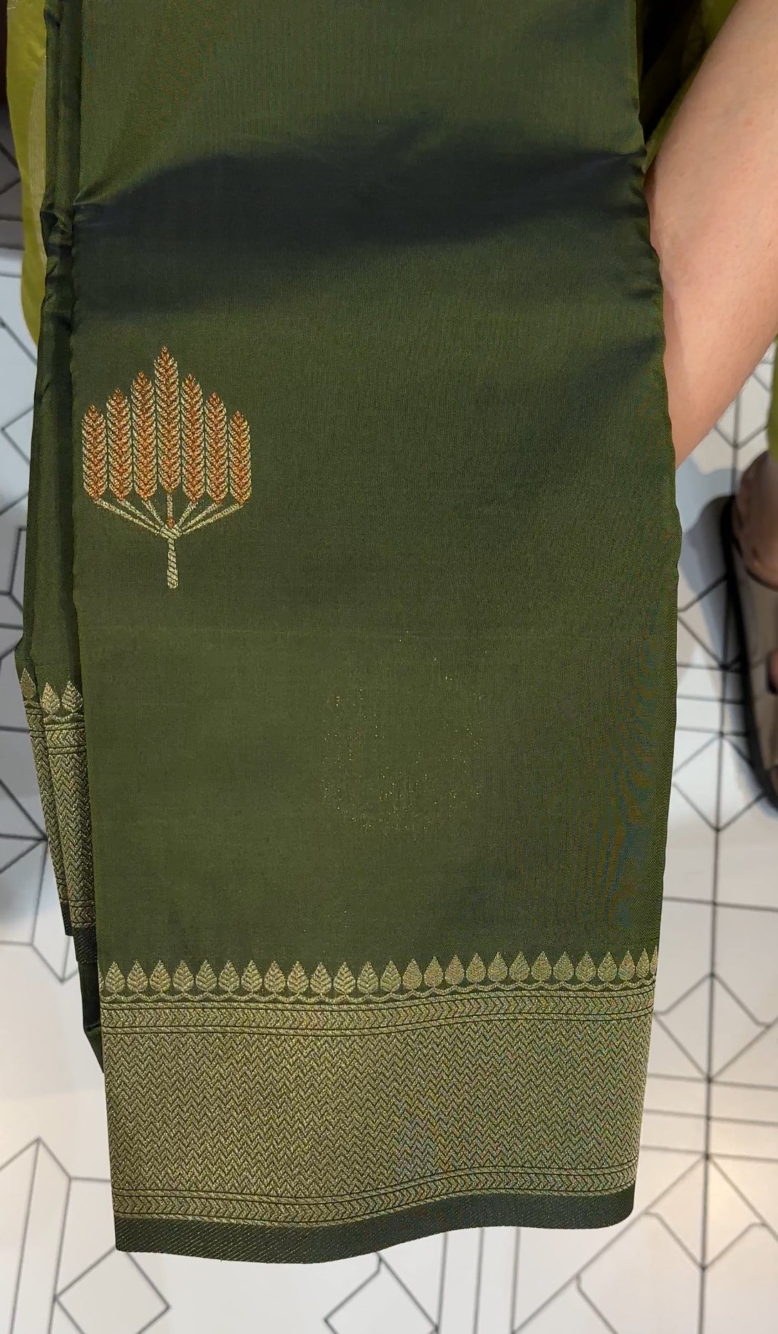 SEMI SOFT SILK  SAREE - IHA 19355