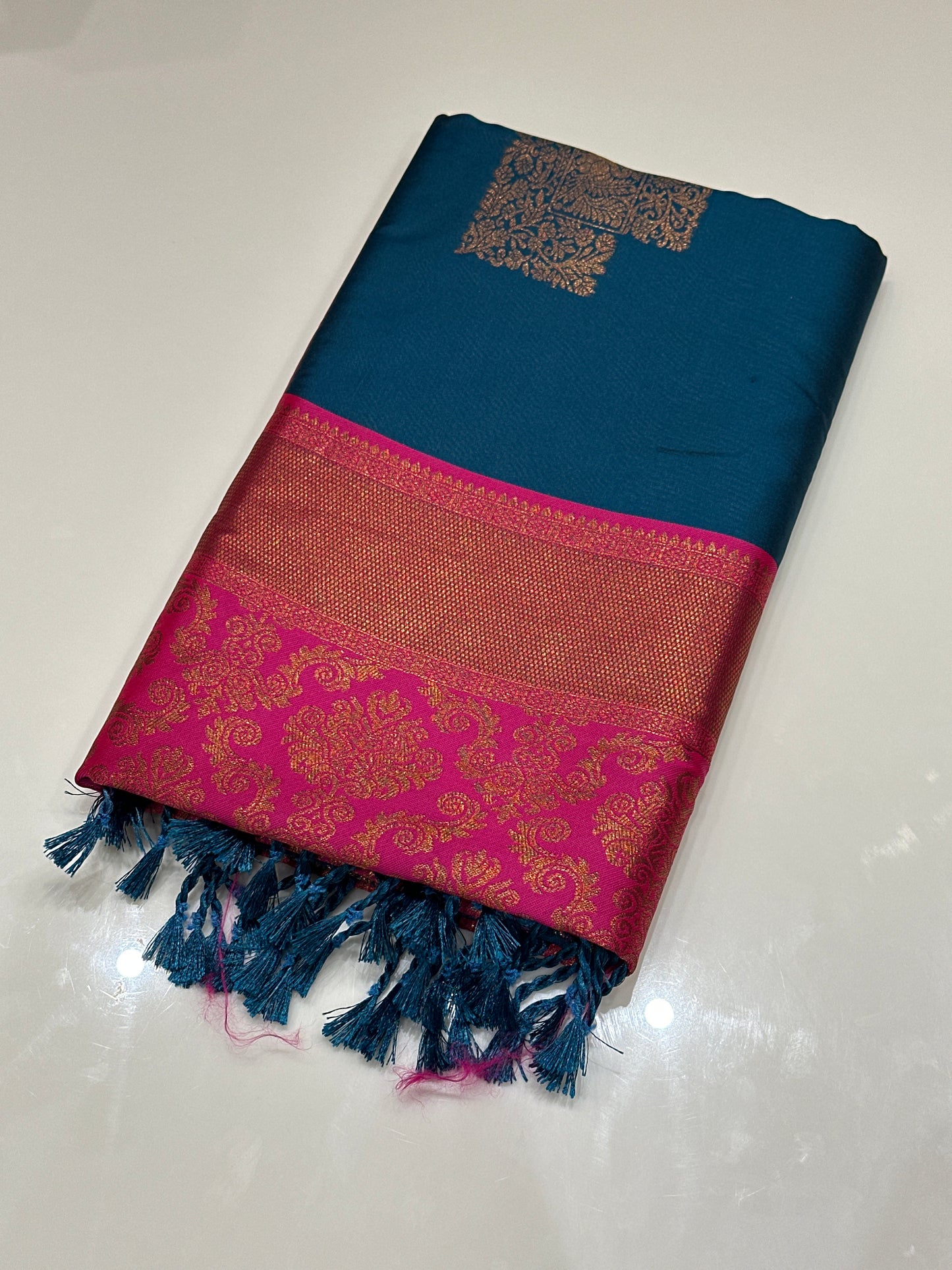 OFFER SALES SAREES - IHA 27178
