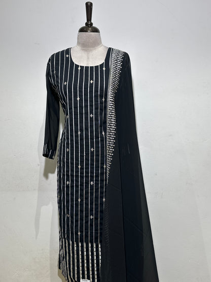 OFFER SALES READY TO WEAR SETS  -  IHA 35622