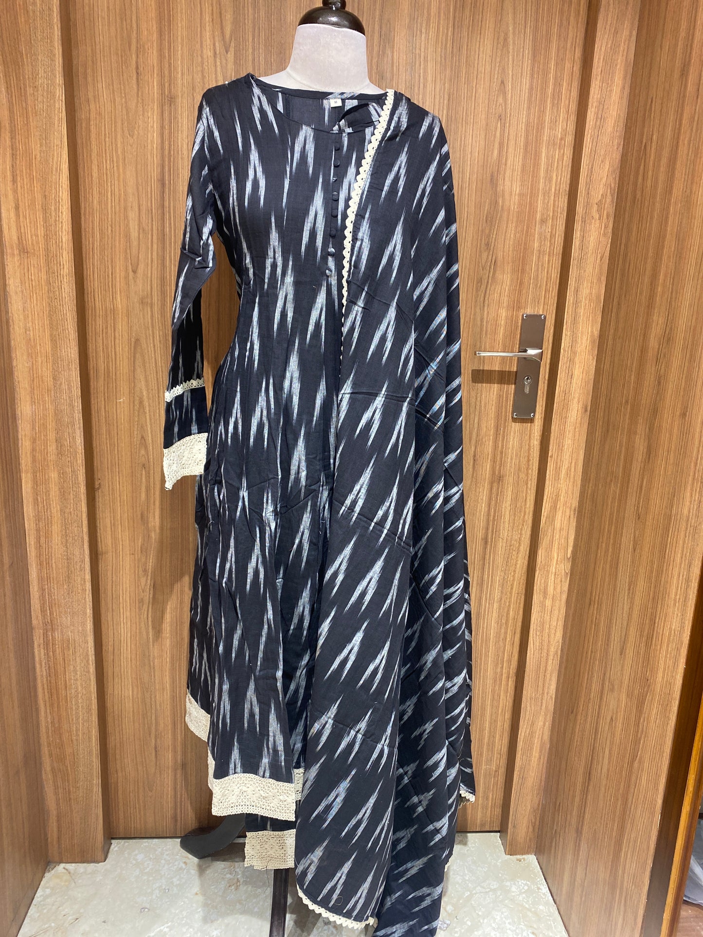 OFFER SALES TOP AND BOTTOM - IHA 27057