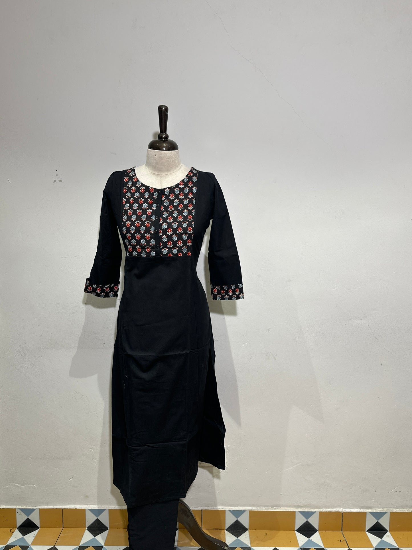 OFFER SALES TOP AND BOTTOM  -  IHA 34284