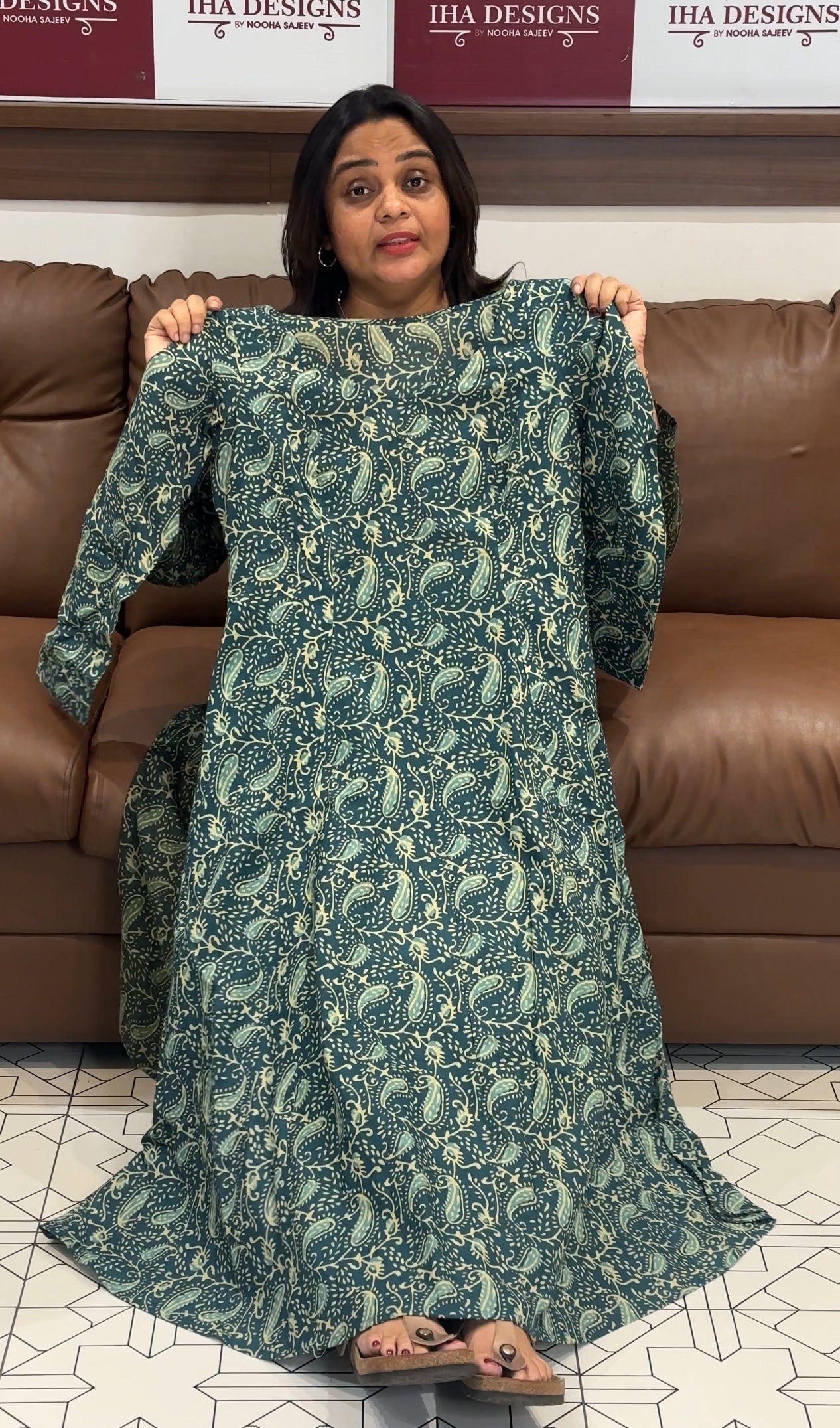 IHA'S IN-HOUSE PRINTED A-LINE TOPS - IHA 27259