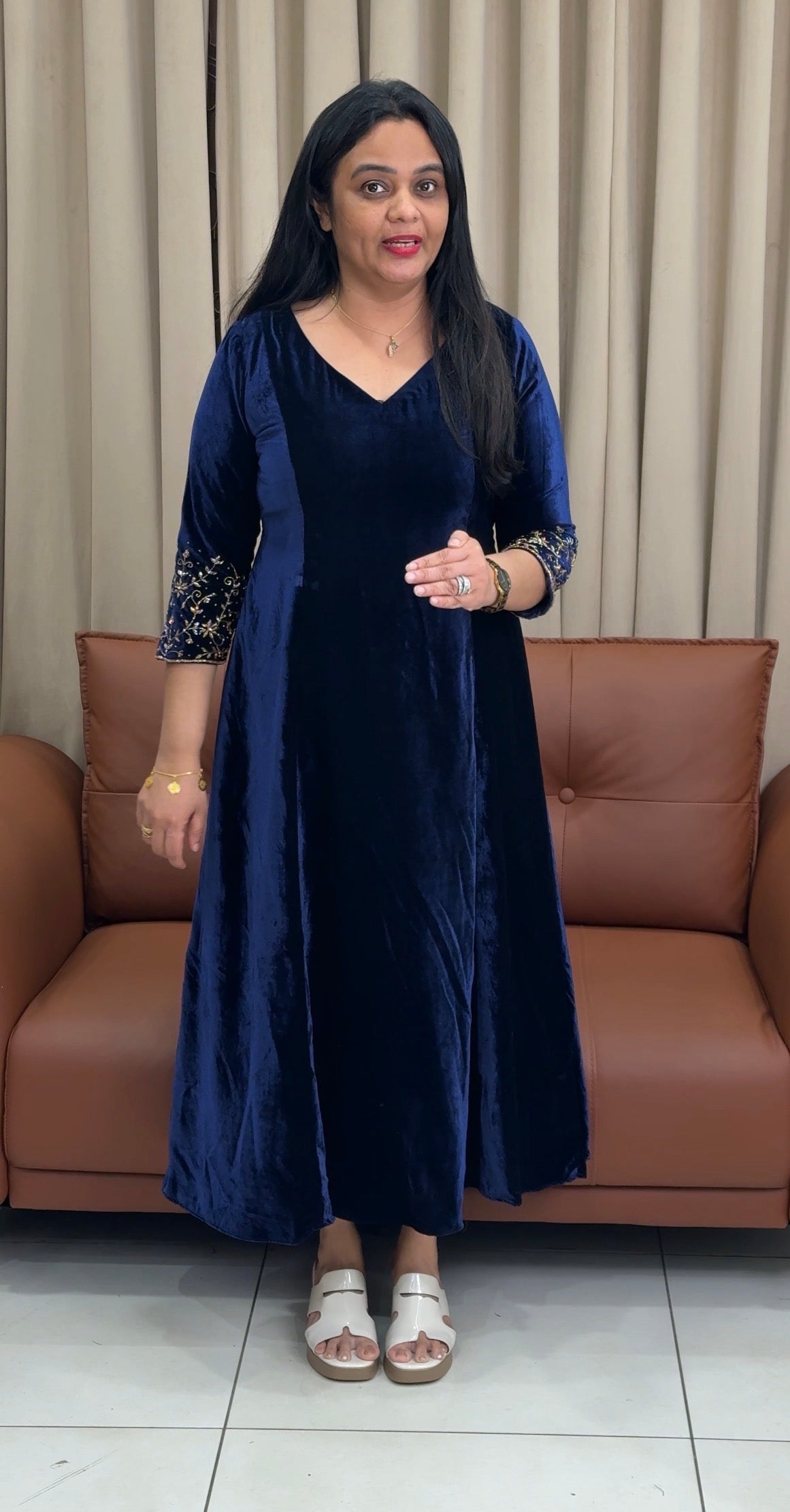 IHA'S IN-HOUSE VELVET ALINE TOPS - IHA 35715