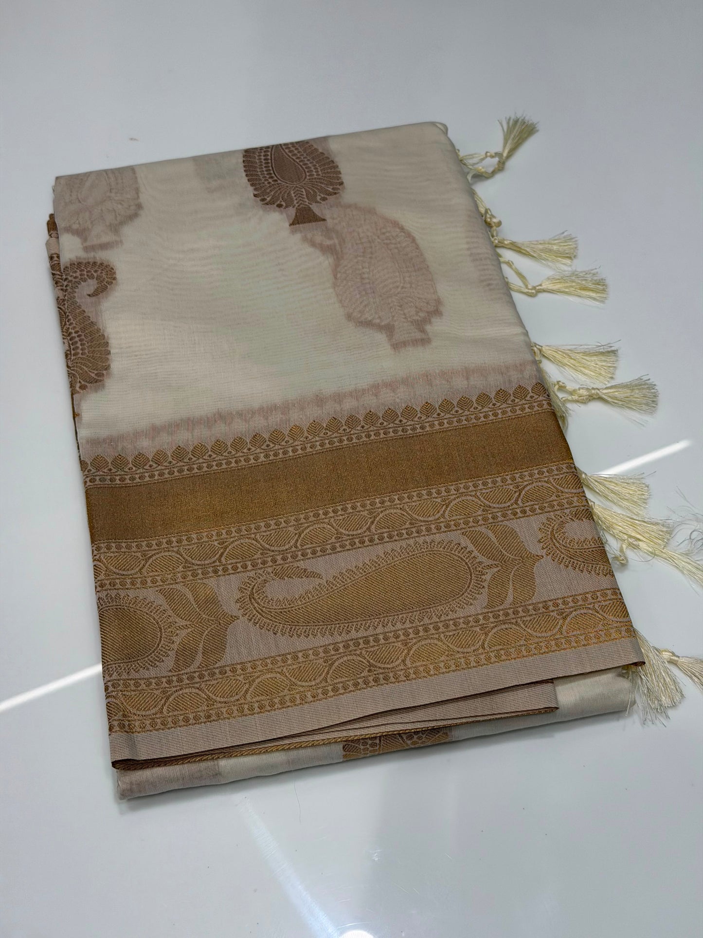 OFFER ONAM SAREES - IHA 34582