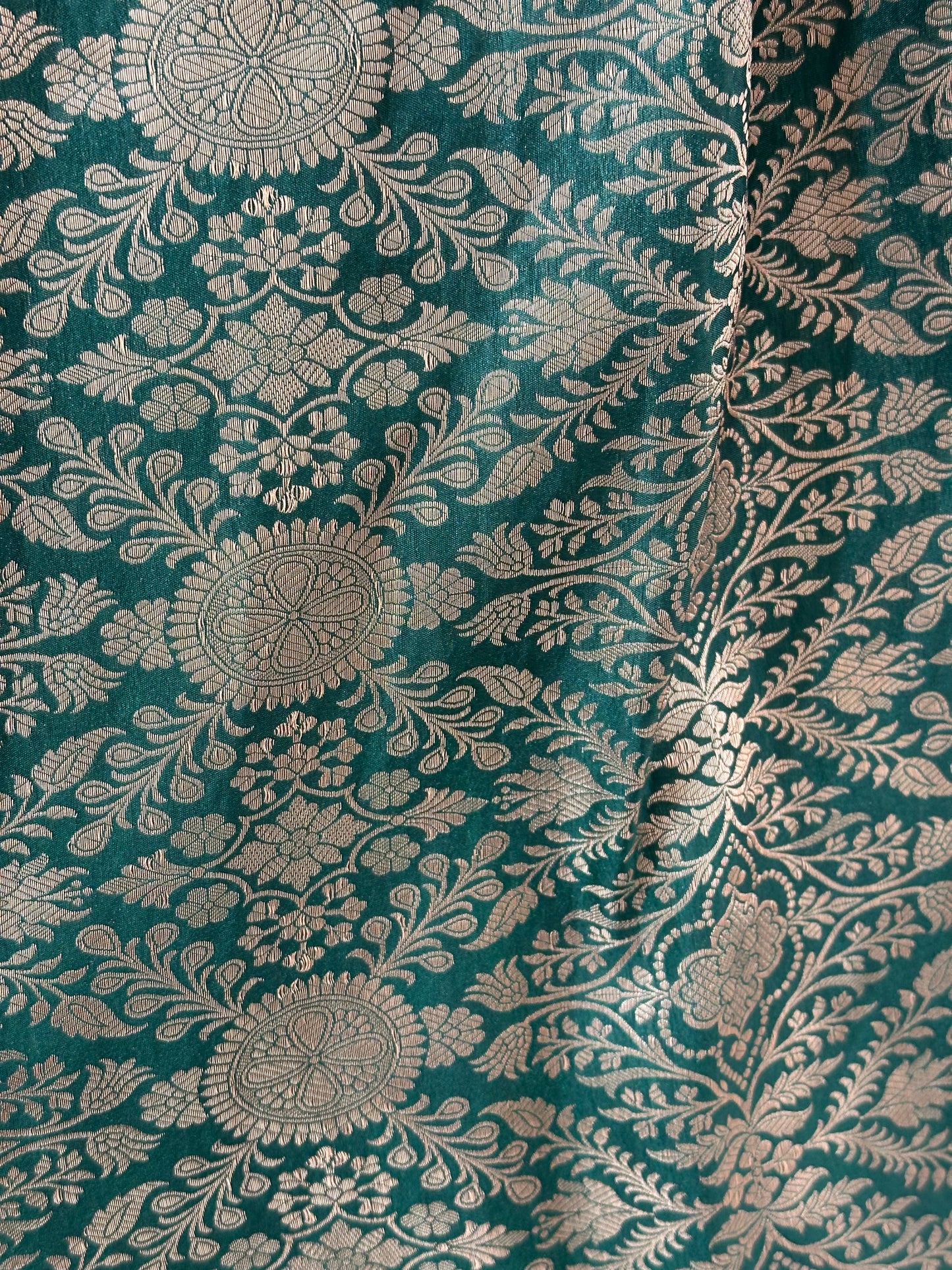 BANARASI RUNNING MATERAIL - IHA 34393