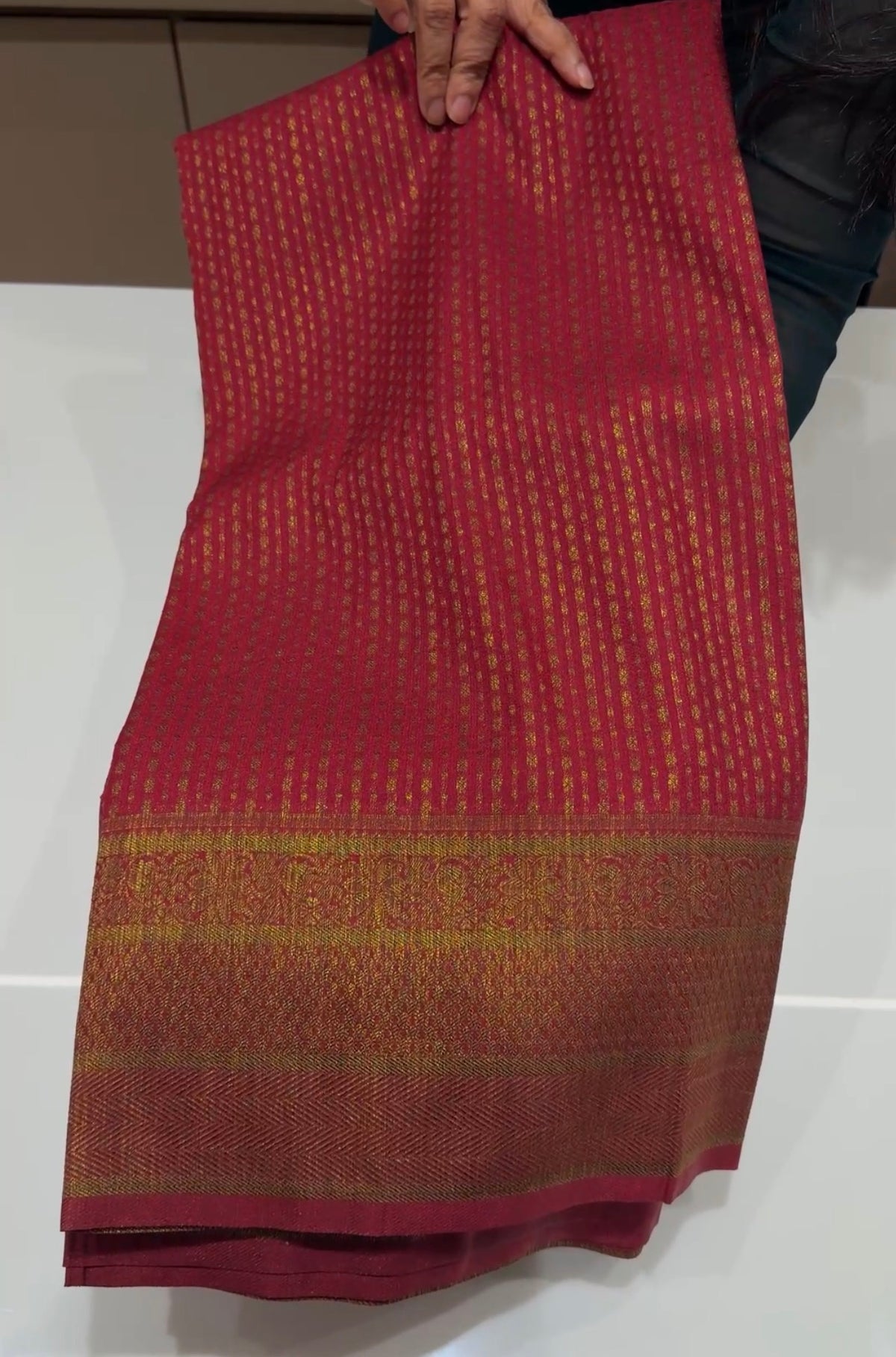 OFFER SALES SAREES - IHA 35386