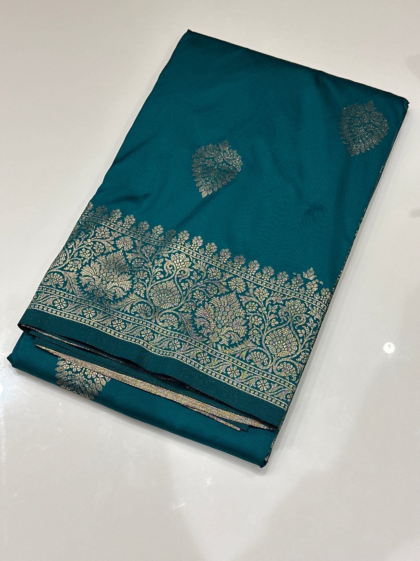 OFFER SALES SAREES - IHA 27137