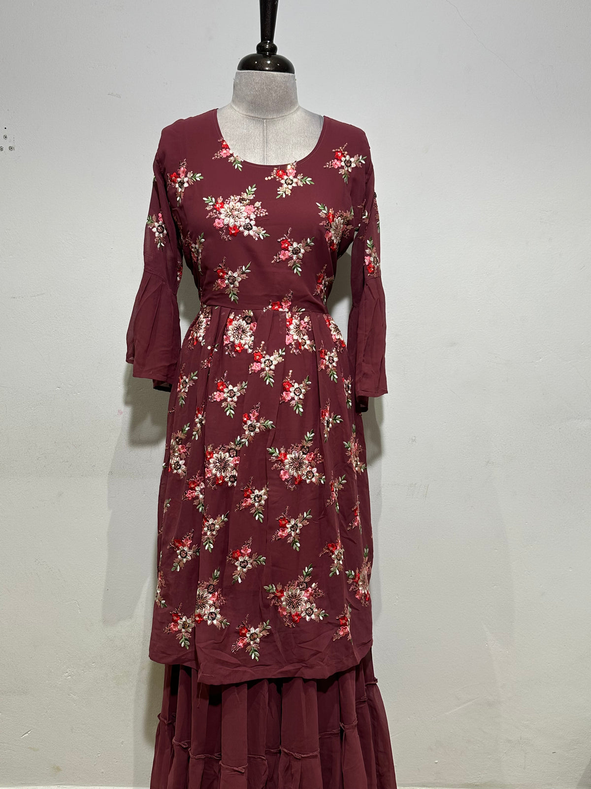 OFFER SALES READY TO WEAR SETS  -  IHA 35622