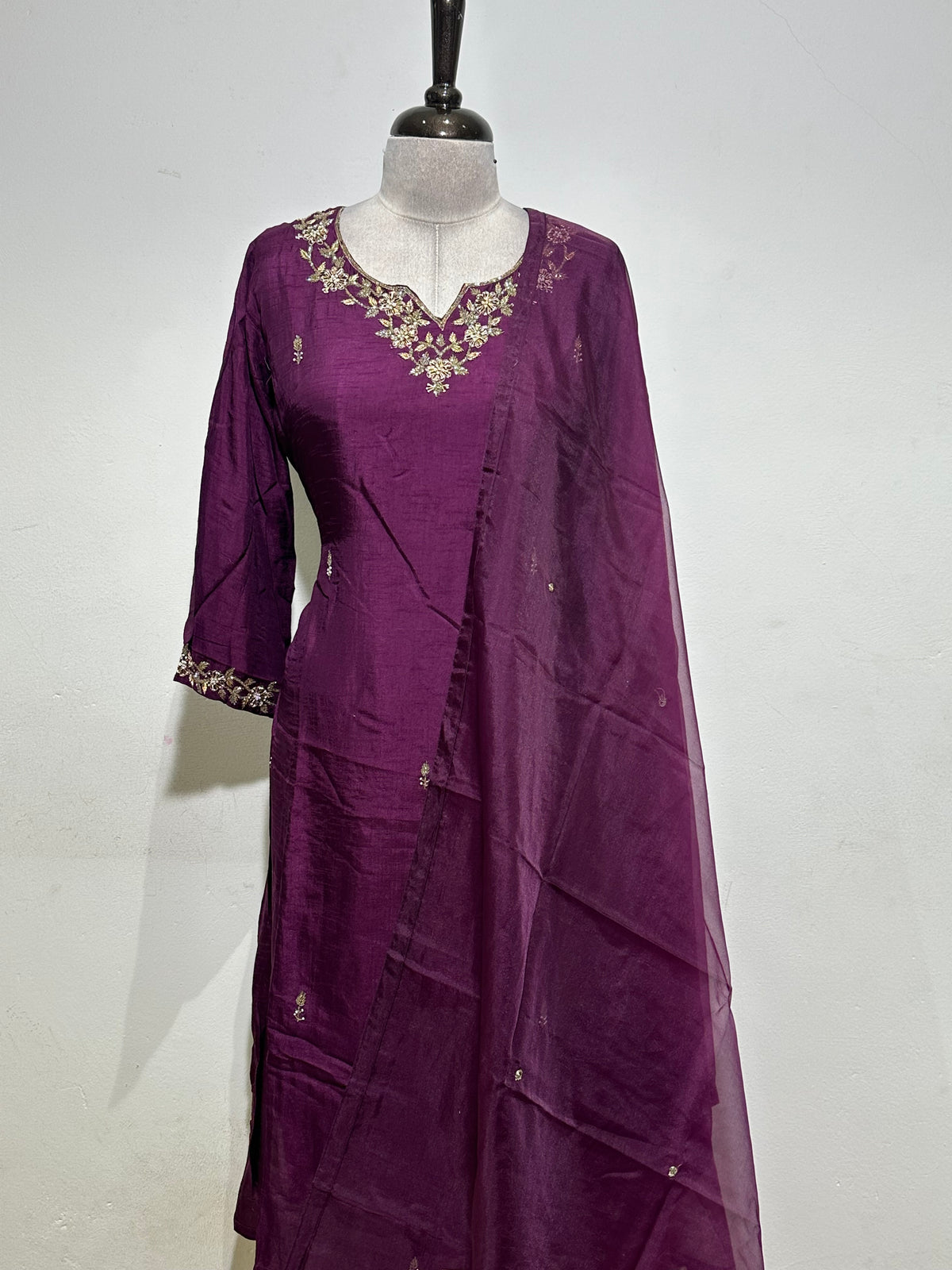 OFFER SALES READY TO WEAR SETS  -  IHA 35622