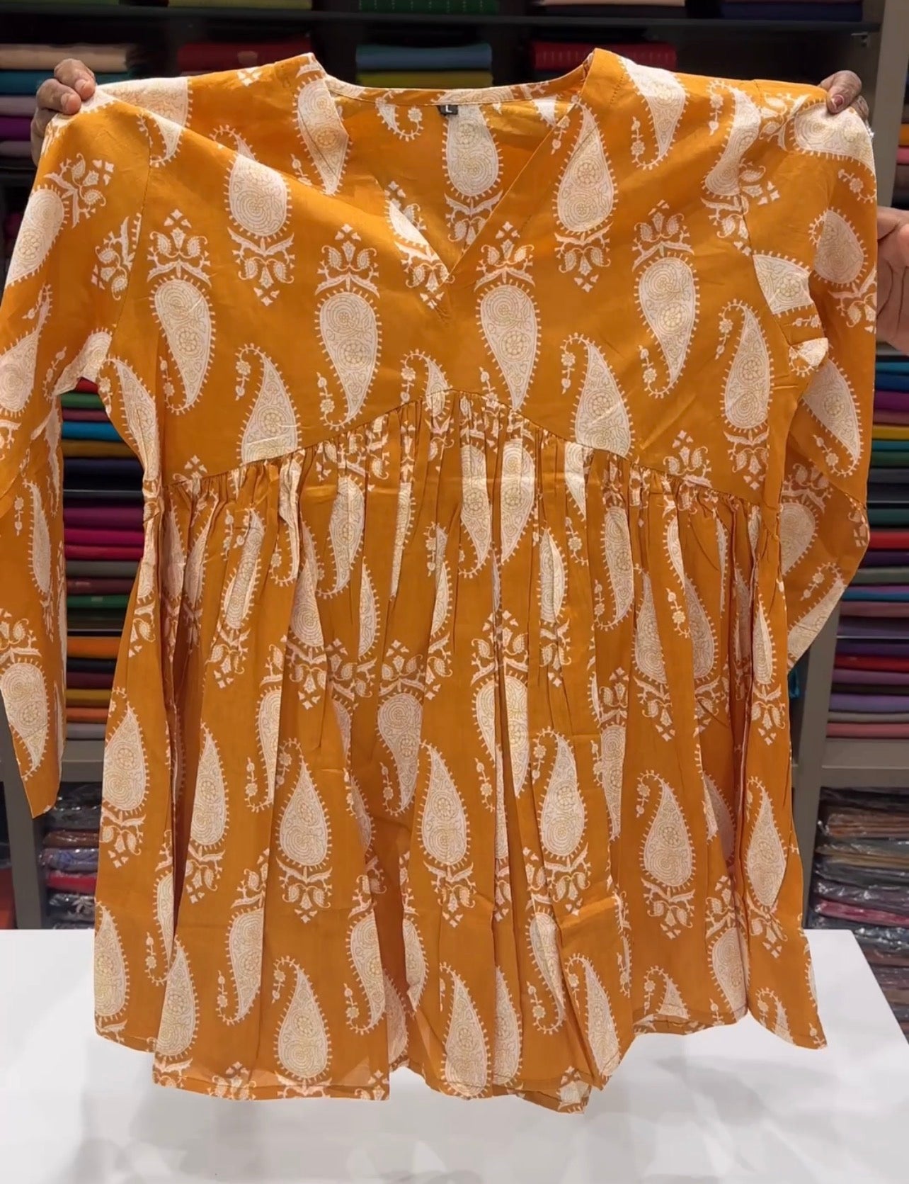 OFFER SALES PRINTED SHORT TOPS - IHA 34639