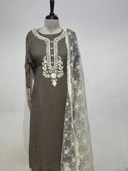 OFFER SALES READY TO WEAR SETS  -  IHA 35622