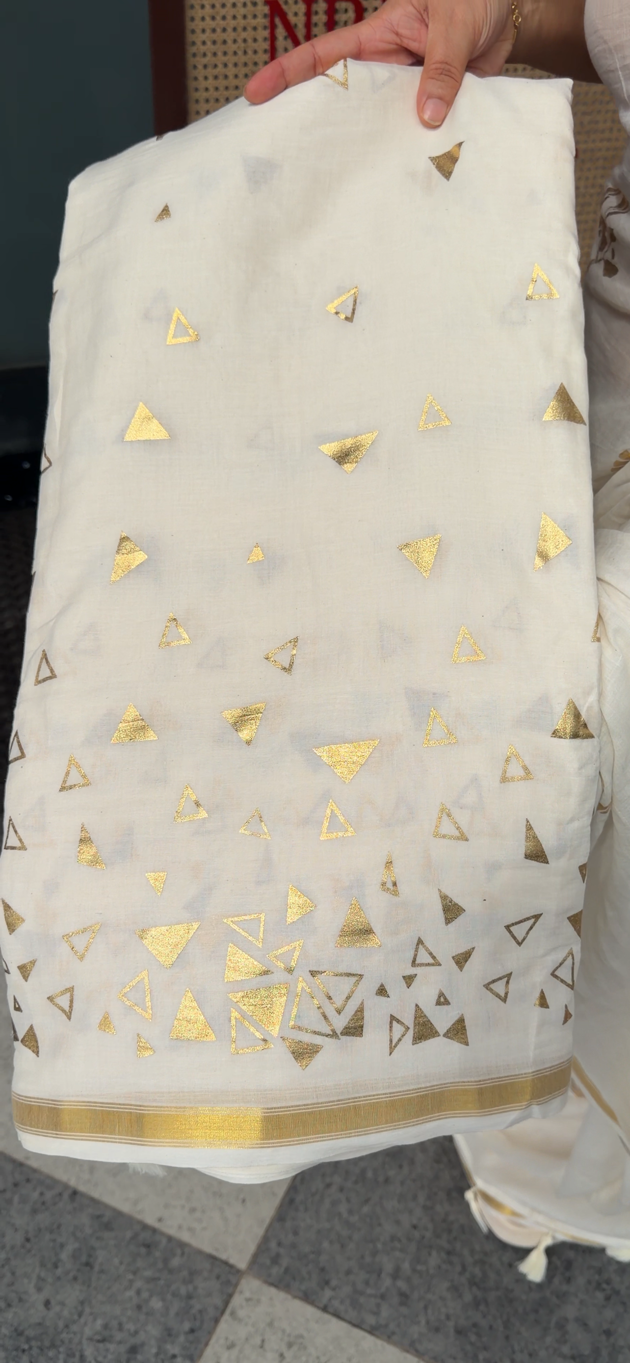 IHA'S IN-HOUSE MUL COTTON SAREES - IHA 34091