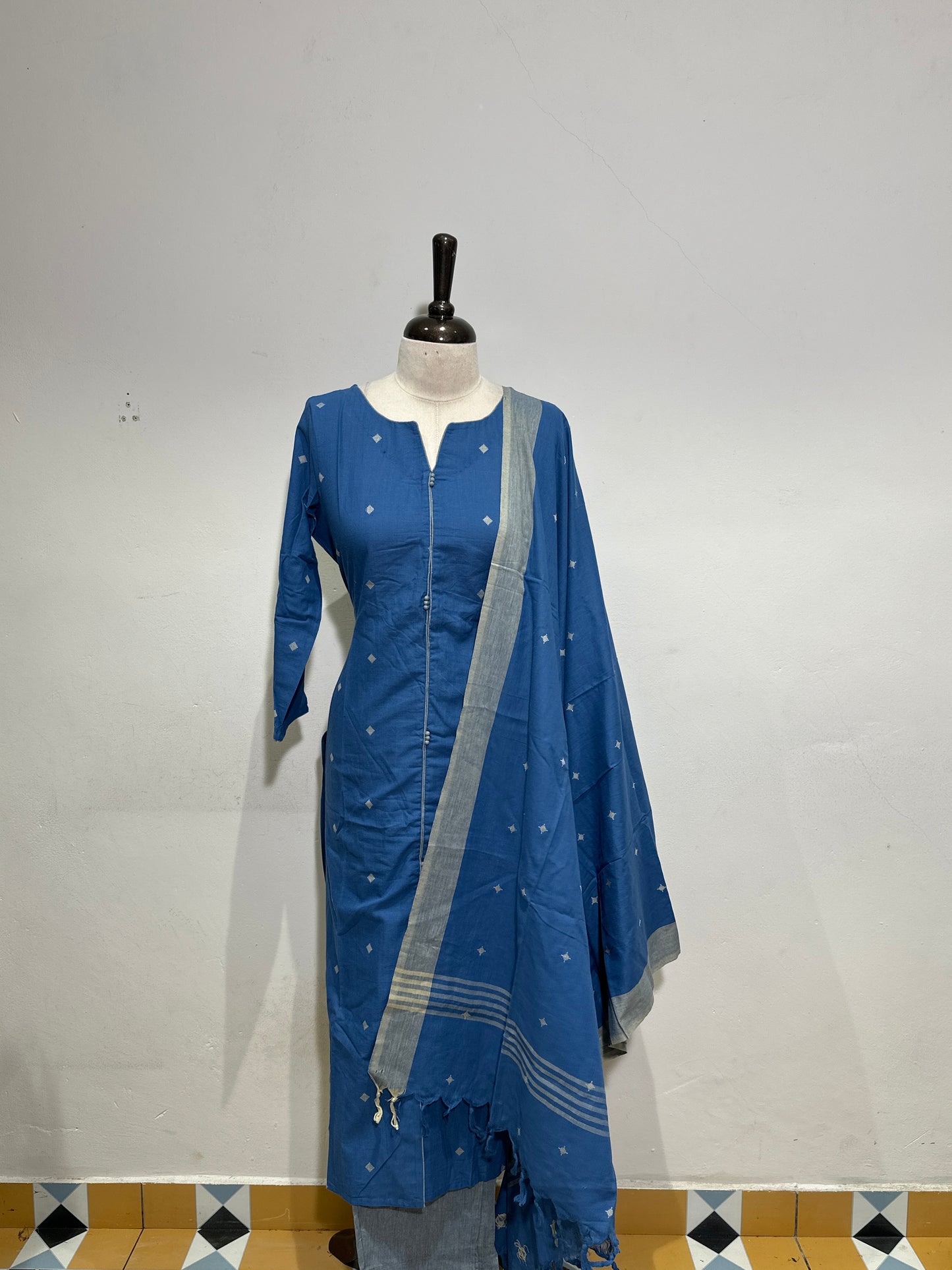 OFFER SALES TOP AND BOTTOM  -  IHA 34284